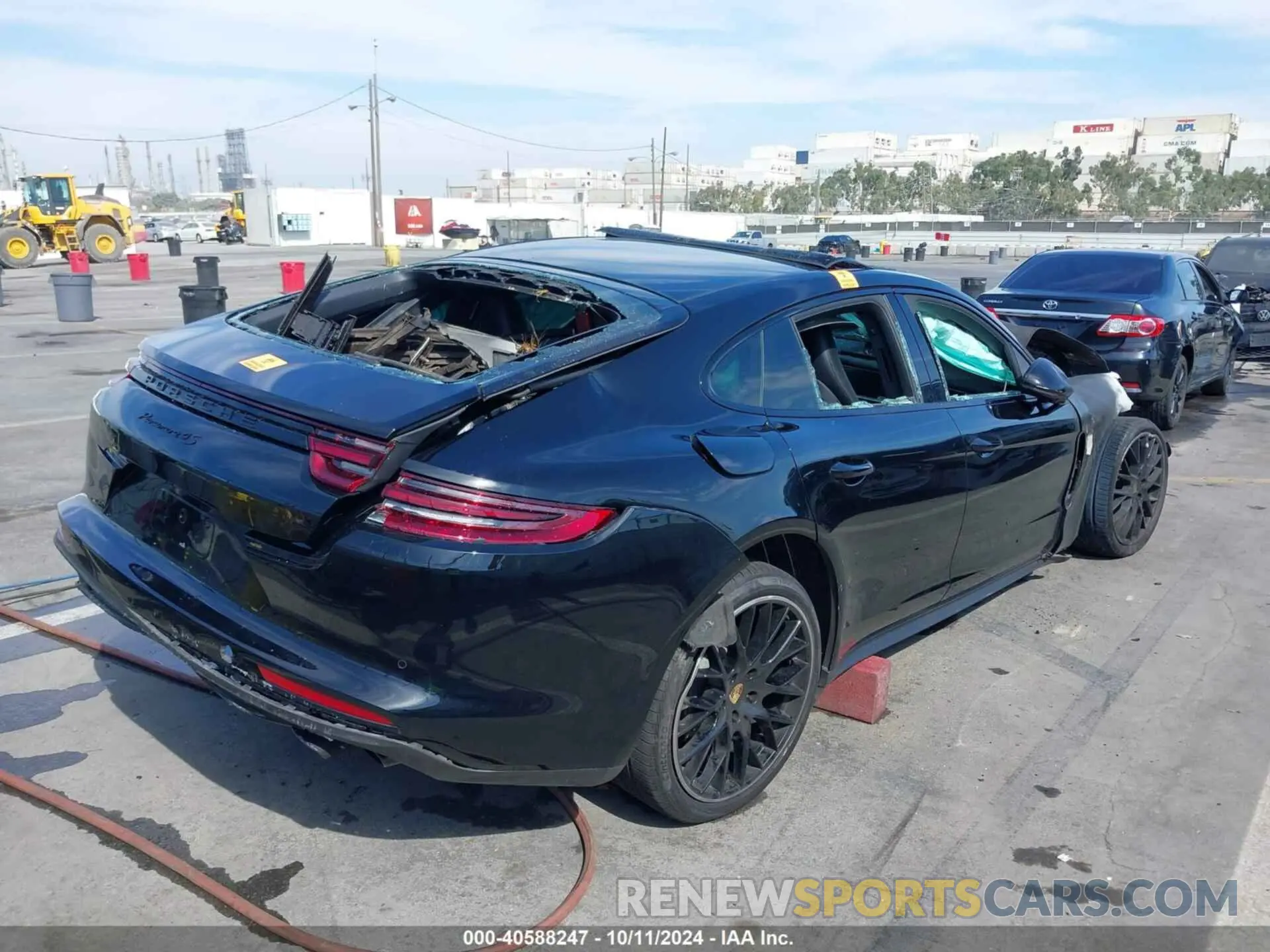 4 Photograph of a damaged car WP0AB2A71LL140776 PORSCHE PANAMERA 2020
