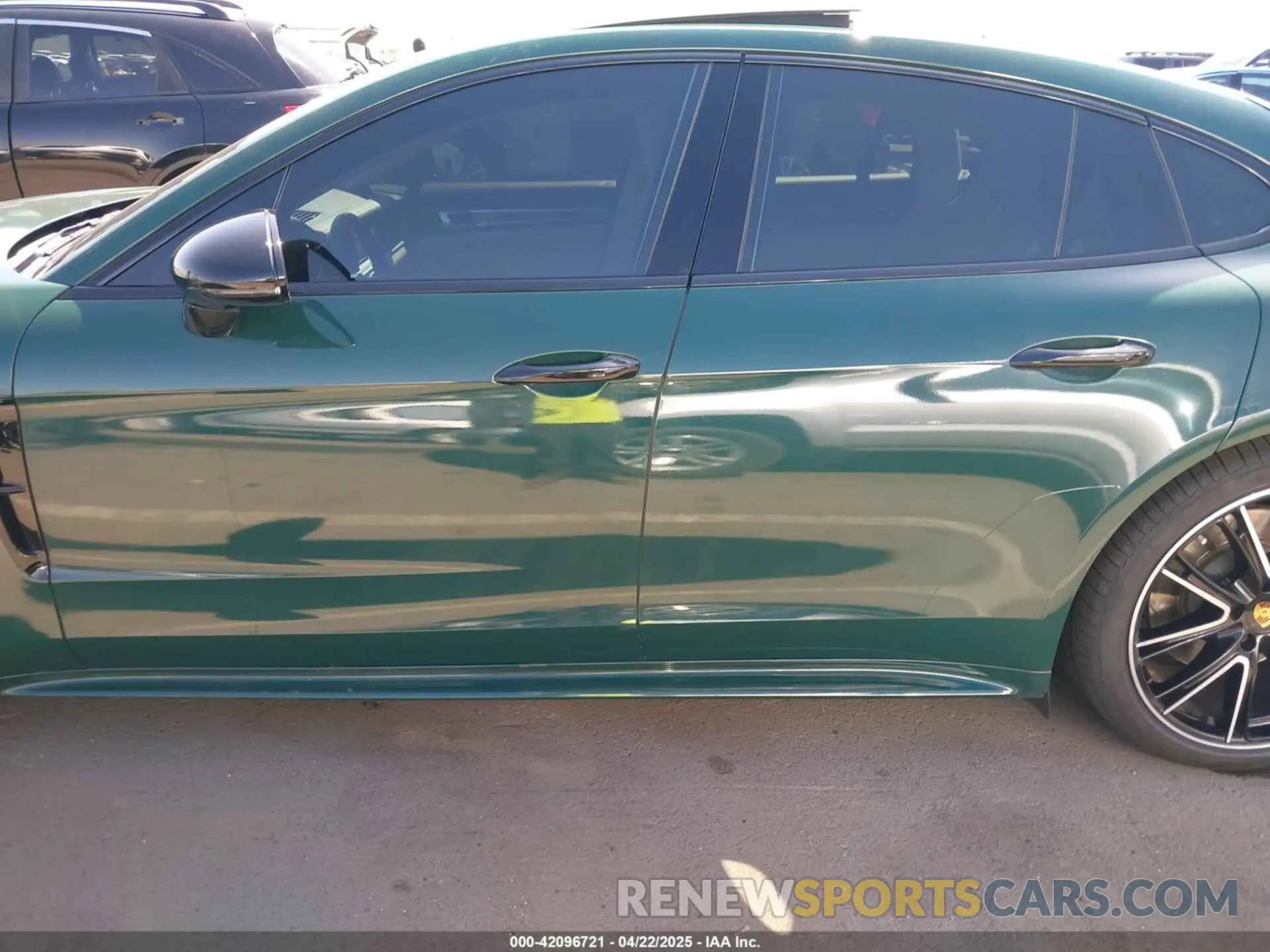 15 Photograph of a damaged car WP0AG2A71LL145641 PORSCHE PANAMERA 2020