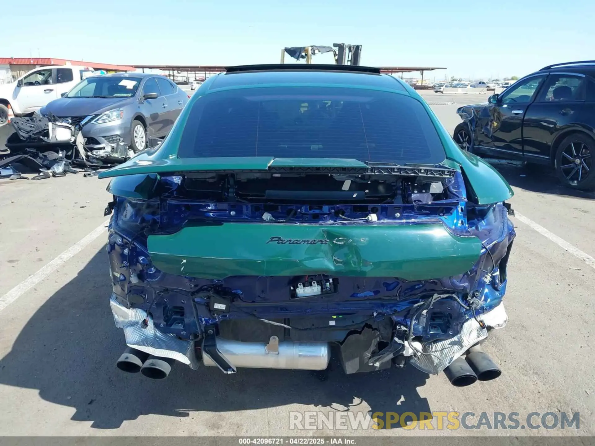 17 Photograph of a damaged car WP0AG2A71LL145641 PORSCHE PANAMERA 2020