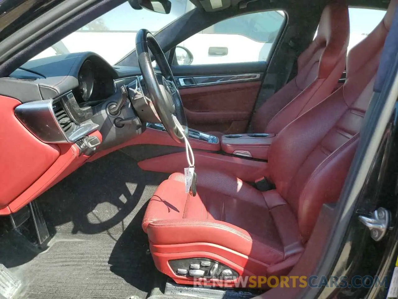 7 Photograph of a damaged car WP0AG2A77LL145093 PORSCHE PANAMERA 2020