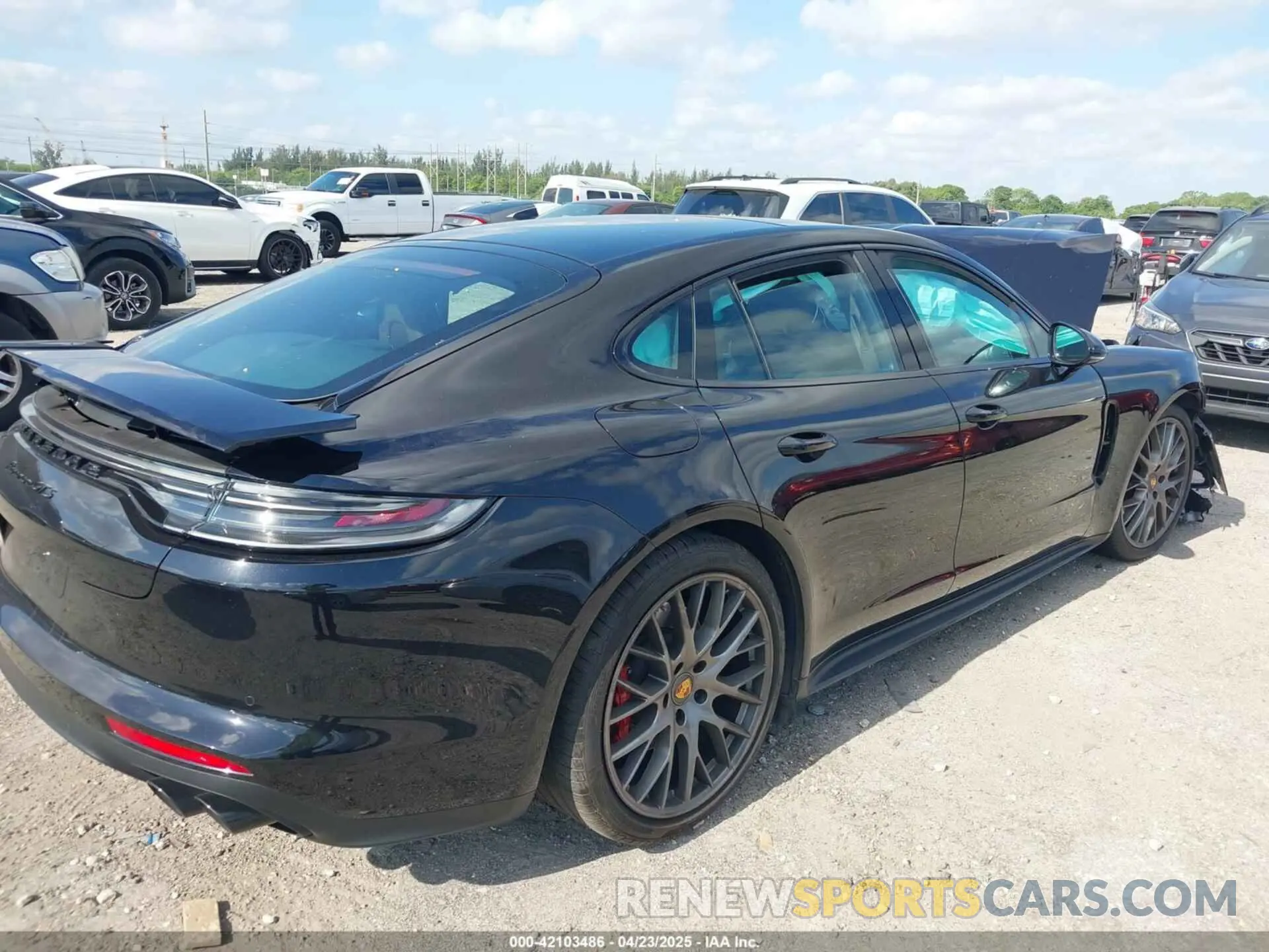 4 Photograph of a damaged car WP0AG2A74ML147997 PORSCHE PANAMERA 2021