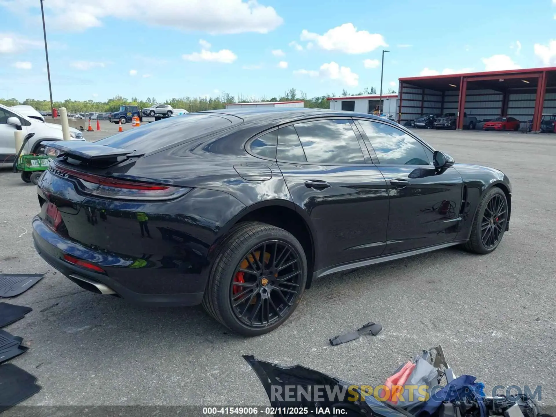 4 Photograph of a damaged car WP0AJ2A73ML116385 PORSCHE PANAMERA 2021