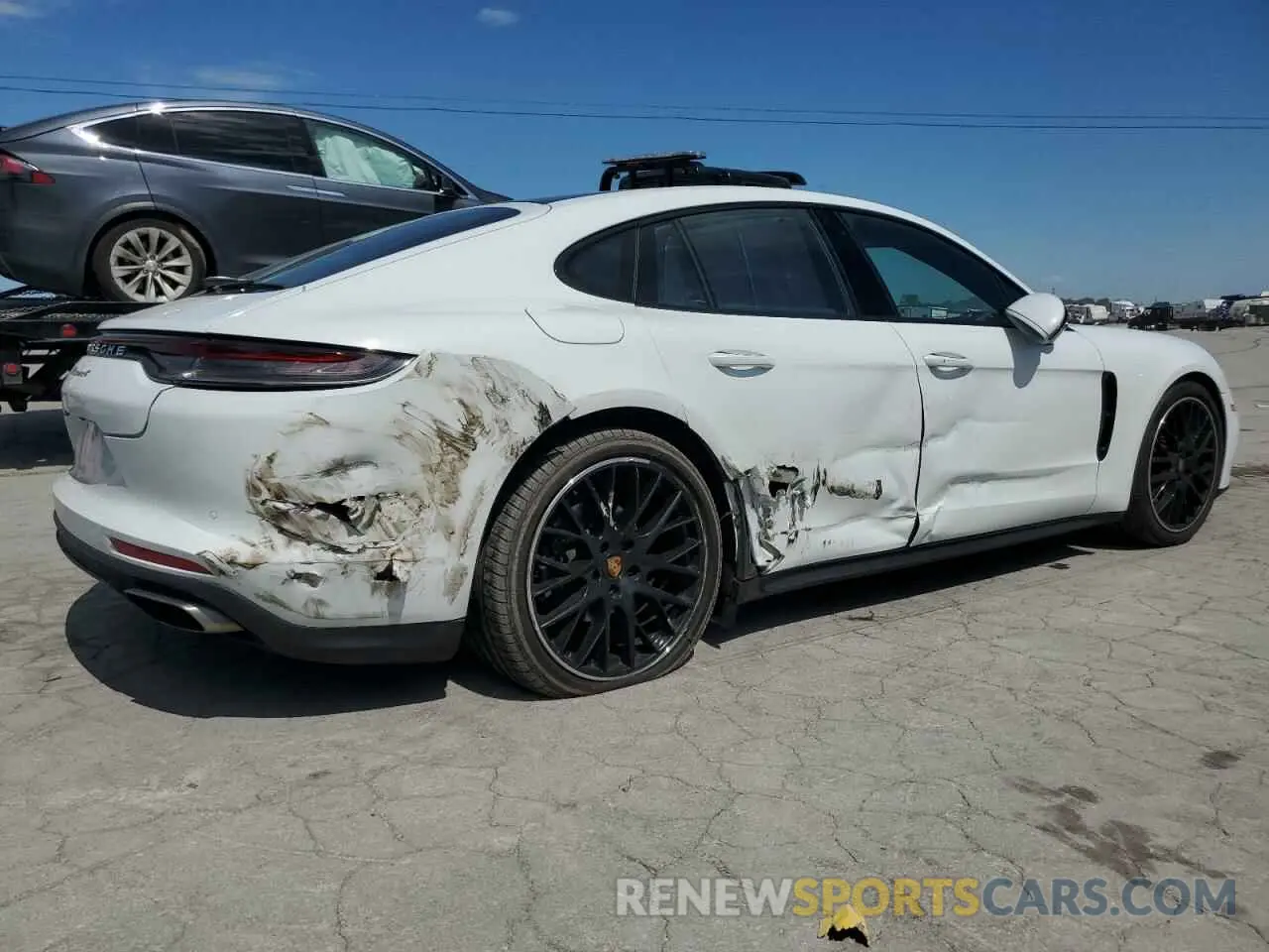 3 Photograph of a damaged car WP0AJ2A77ML118432 PORSCHE PANAMERA 2021