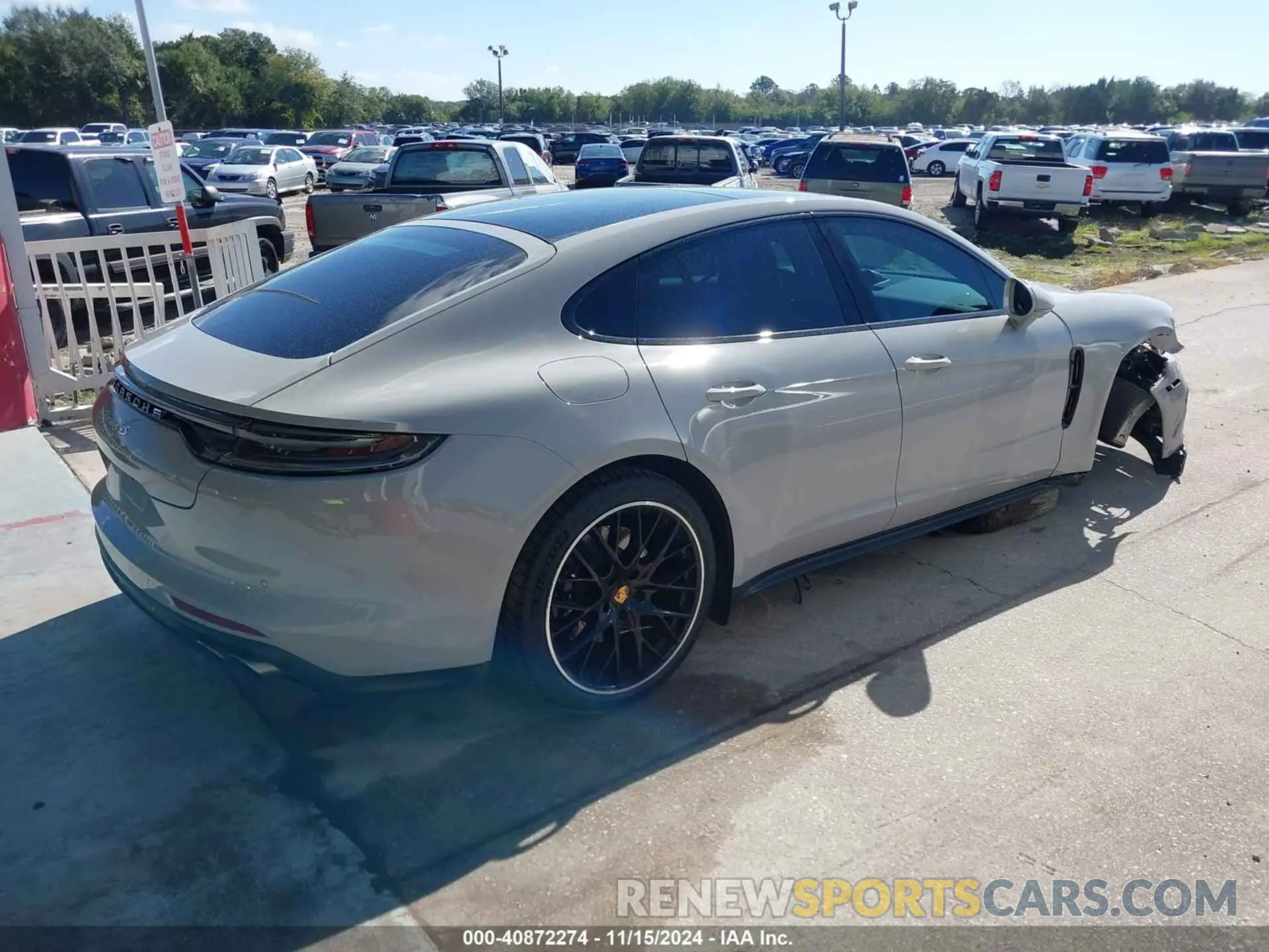 4 Photograph of a damaged car WP0AB2A73NL130222 PORSCHE PANAMERA 2022