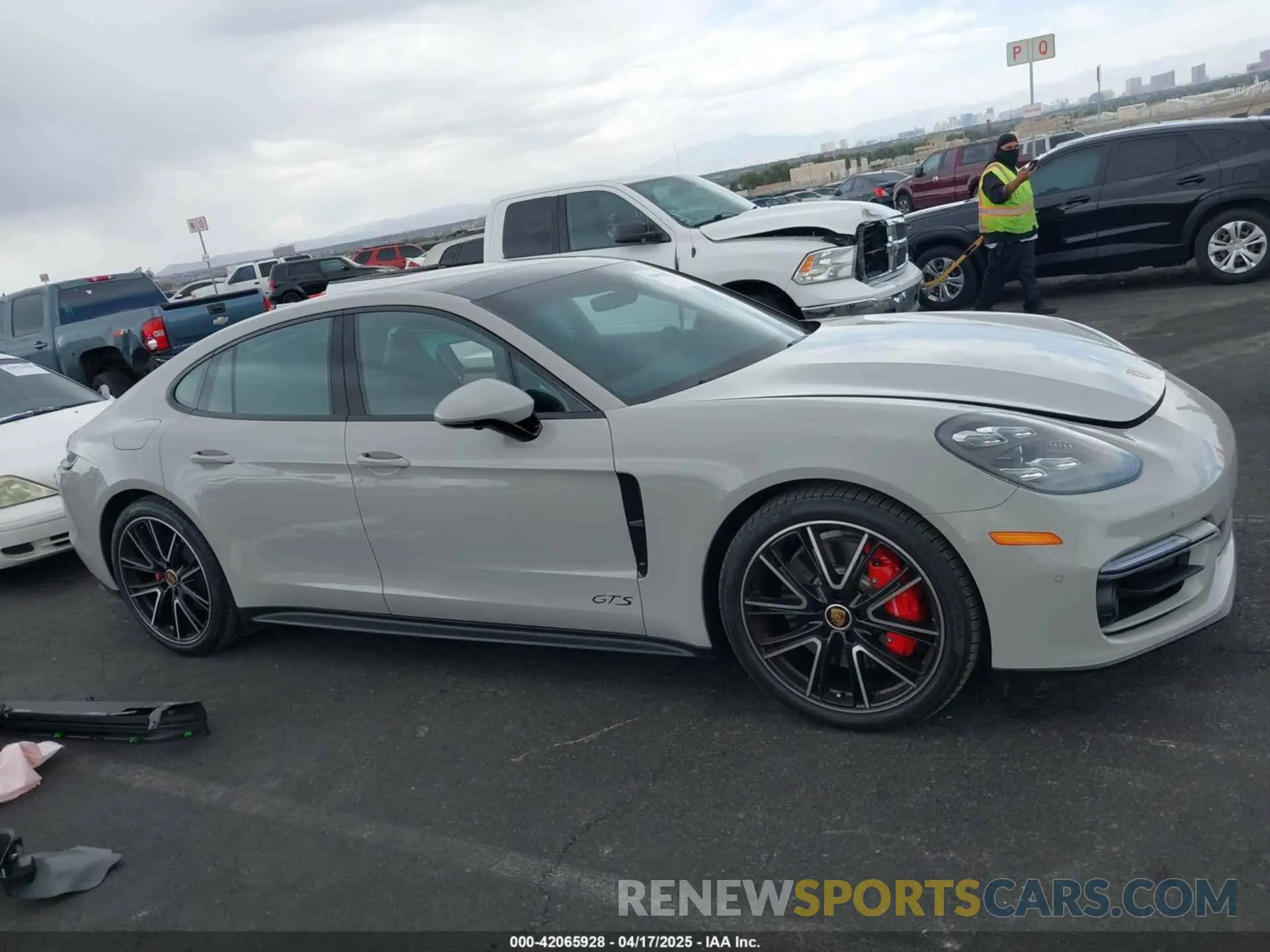 14 Photograph of a damaged car WP0AG2A71PL135536 PORSCHE PANAMERA 2023