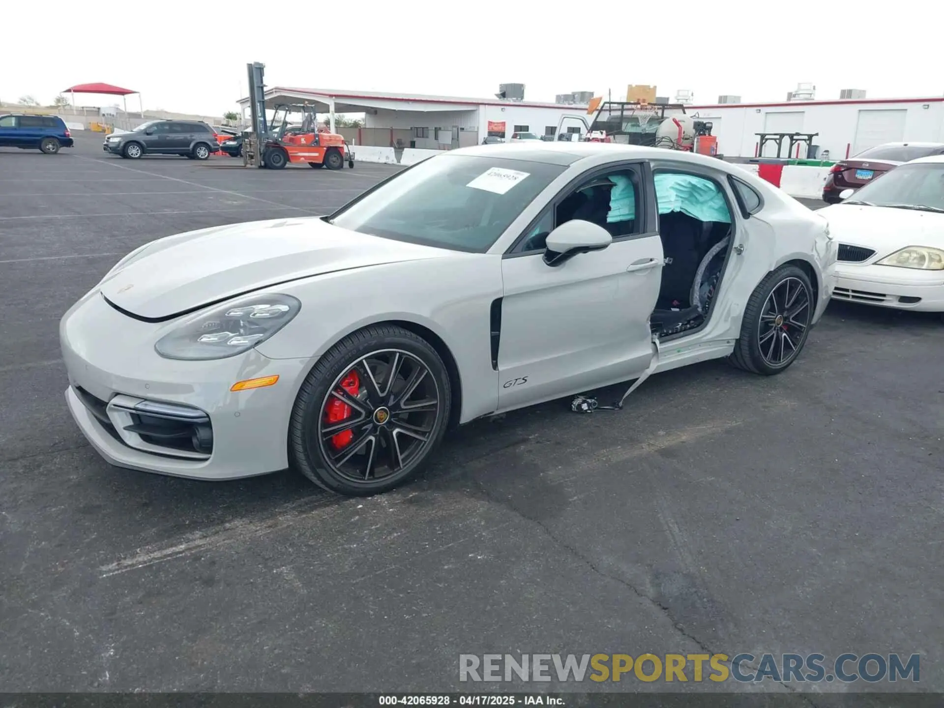 2 Photograph of a damaged car WP0AG2A71PL135536 PORSCHE PANAMERA 2023