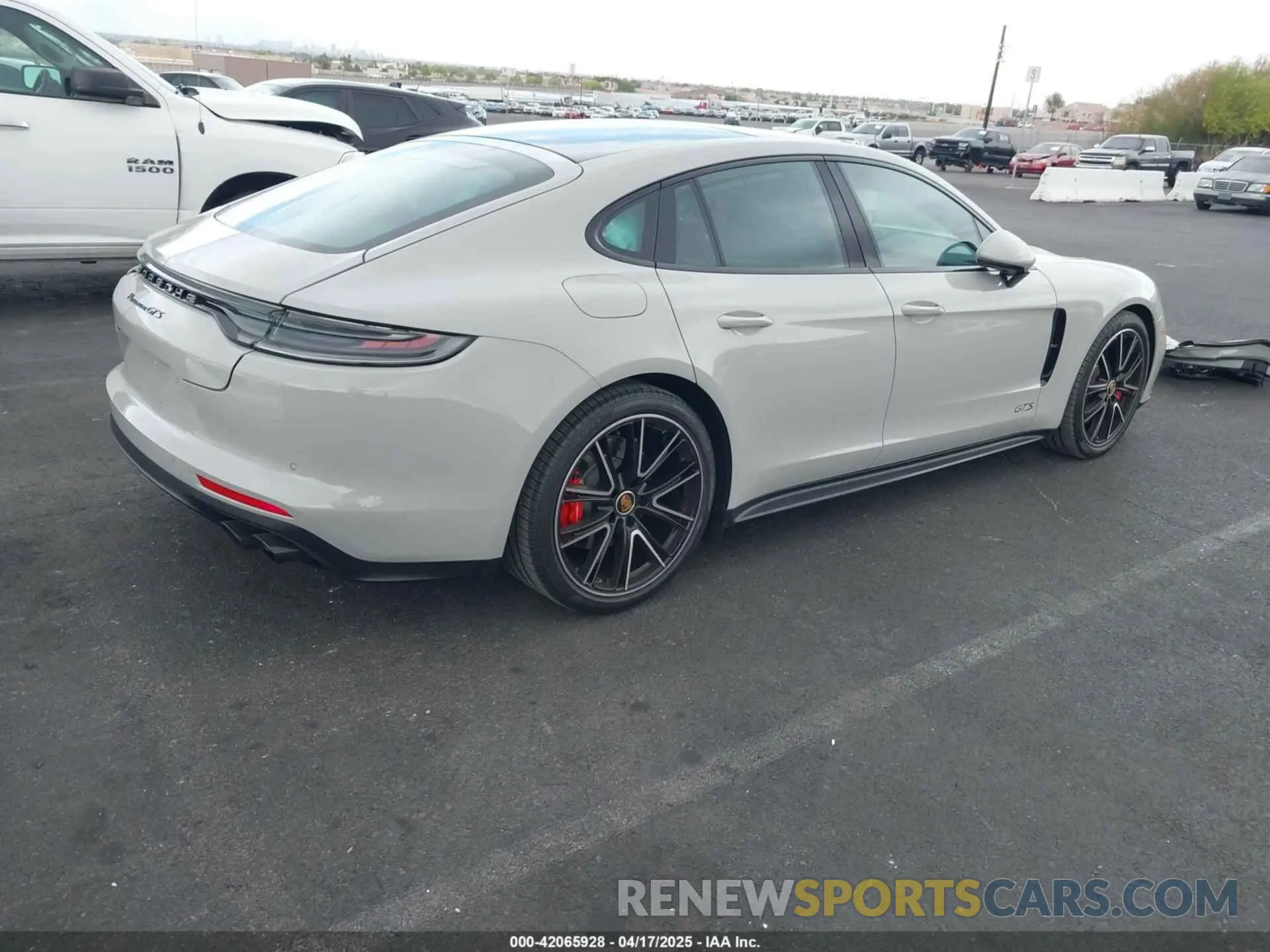 4 Photograph of a damaged car WP0AG2A71PL135536 PORSCHE PANAMERA 2023
