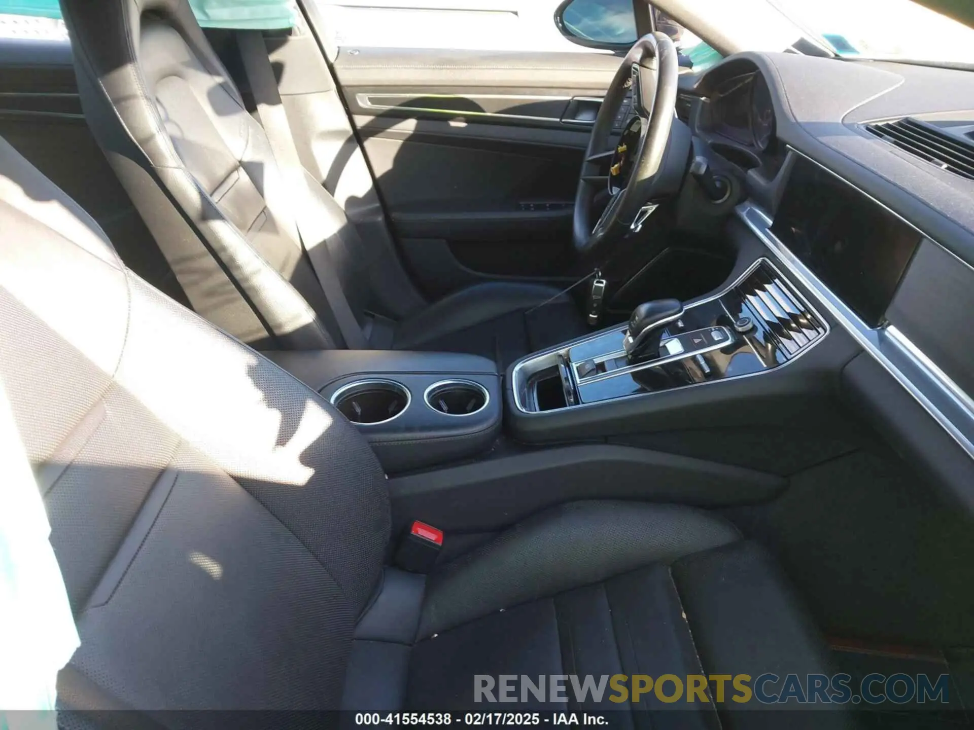 5 Photograph of a damaged car WP0AJ2A77PL100226 PORSCHE PANAMERA 2023