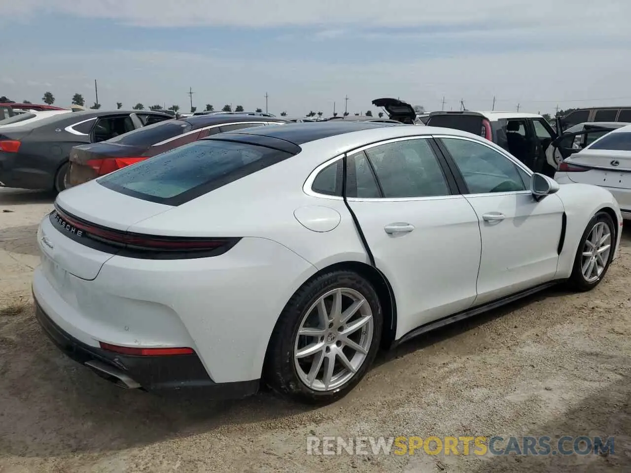 3 Photograph of a damaged car WP0AA2YA3RL006770 PORSCHE PANAMERA 2024