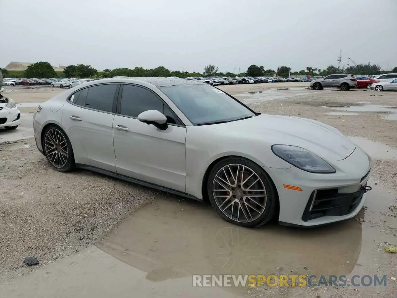 4 Photograph of a damaged car WP0AA2YA7RL005833 PORSCHE PANAMERA 2024