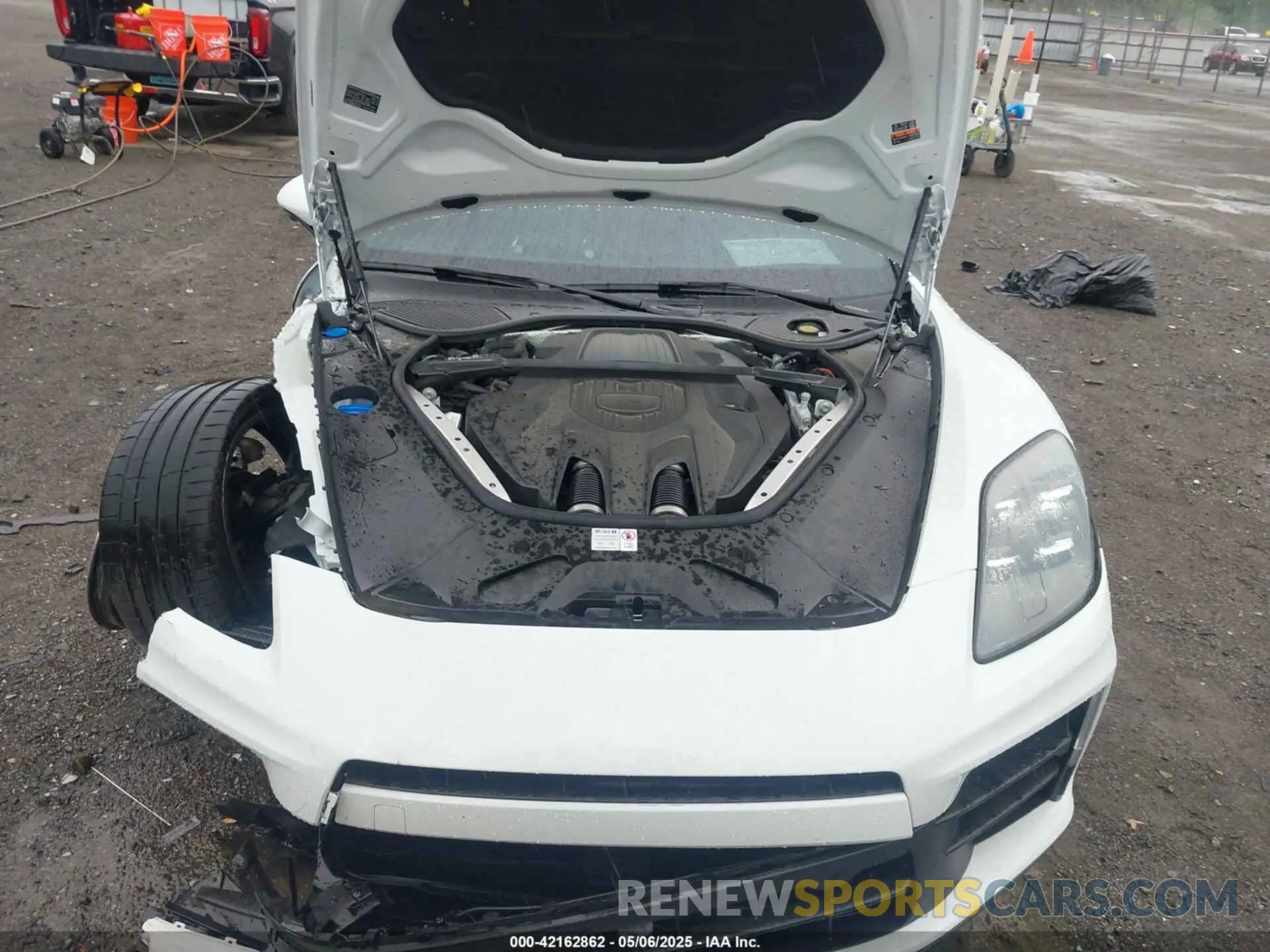 10 Photograph of a damaged car WP0AA2YA8SL000257 PORSCHE PANAMERA 2025