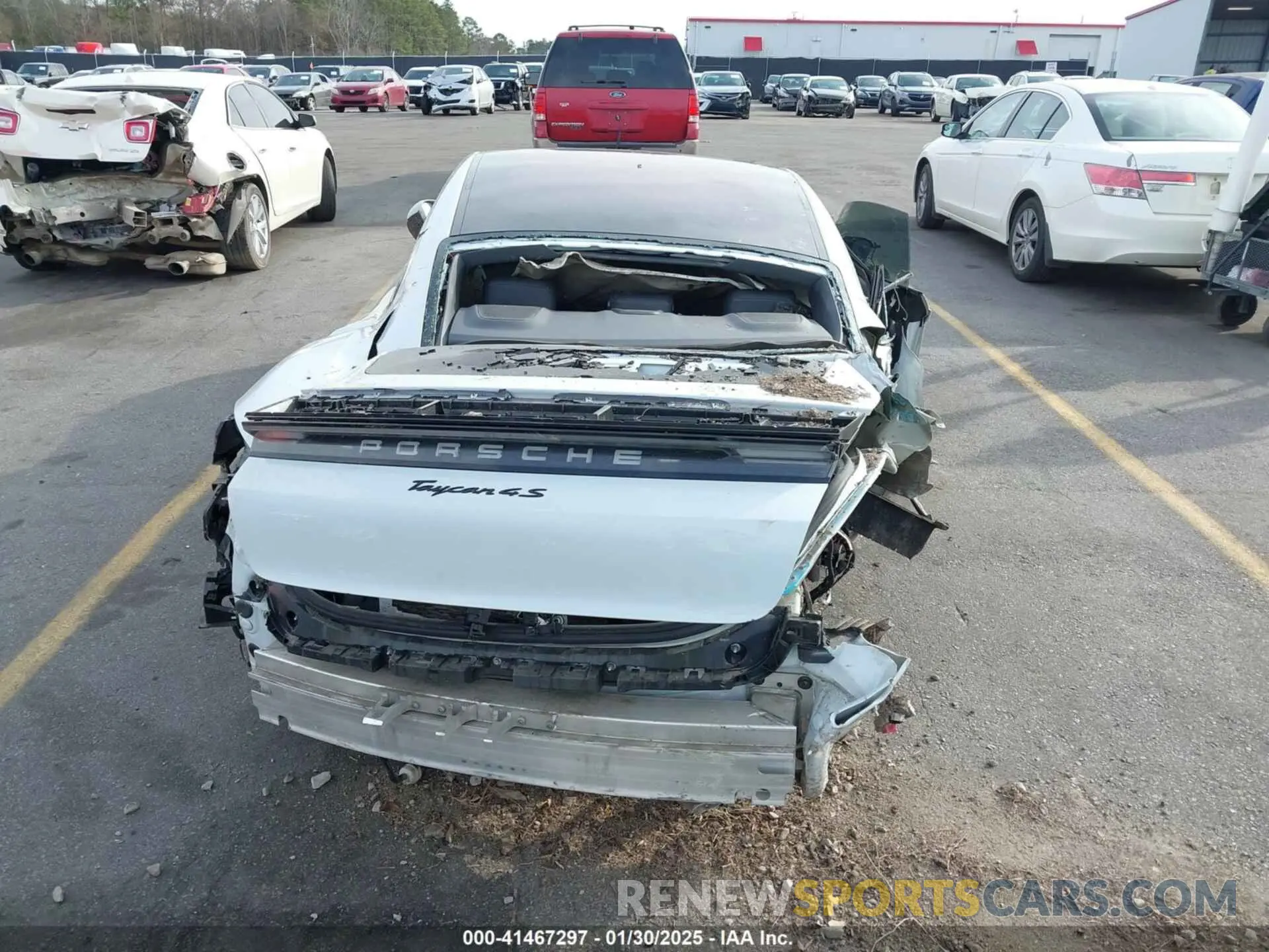 16 Photograph of a damaged car WP0AB2Y19LSA52181 PORSCHE TAYCAN 2020