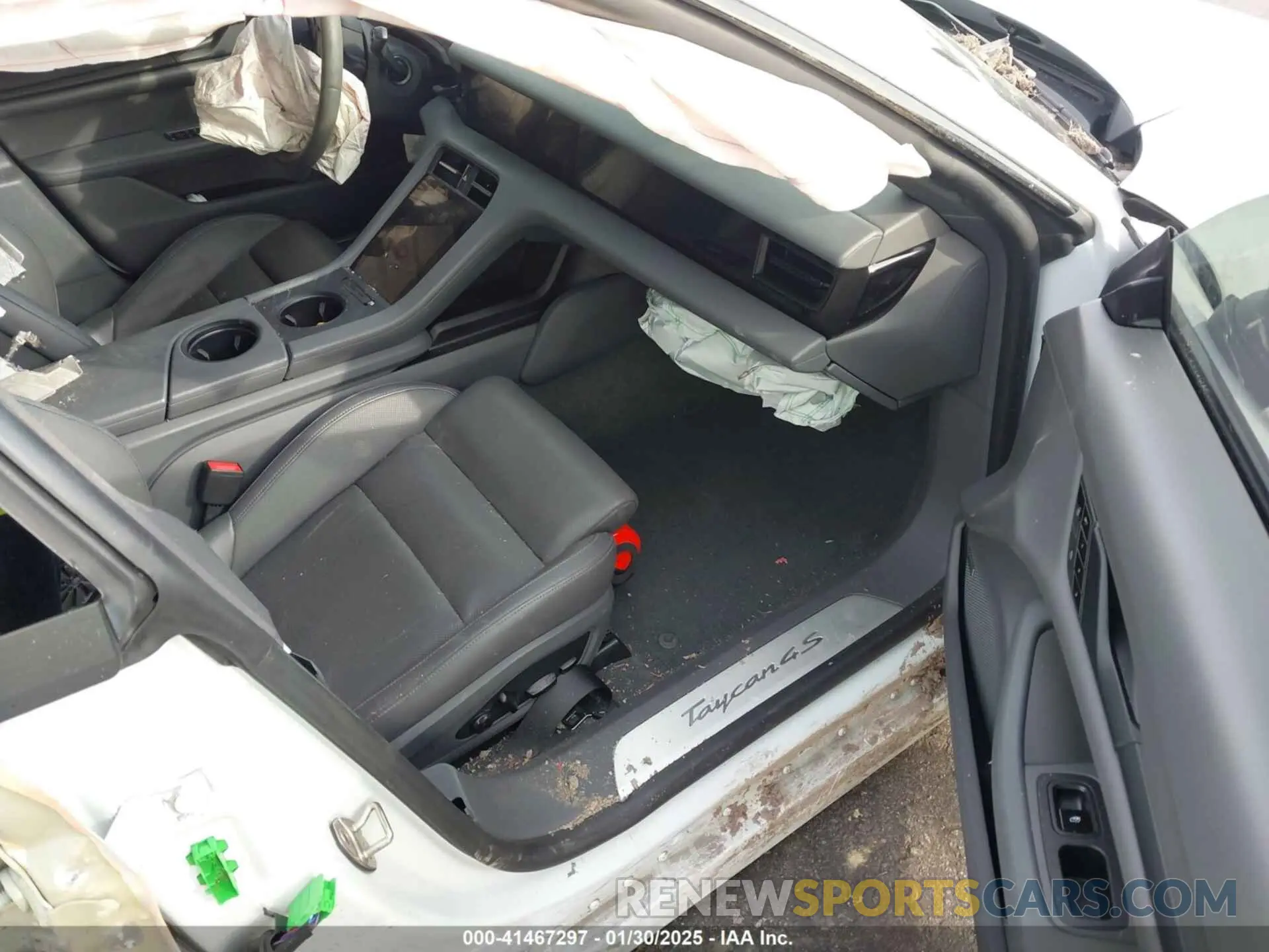 5 Photograph of a damaged car WP0AB2Y19LSA52181 PORSCHE TAYCAN 2020
