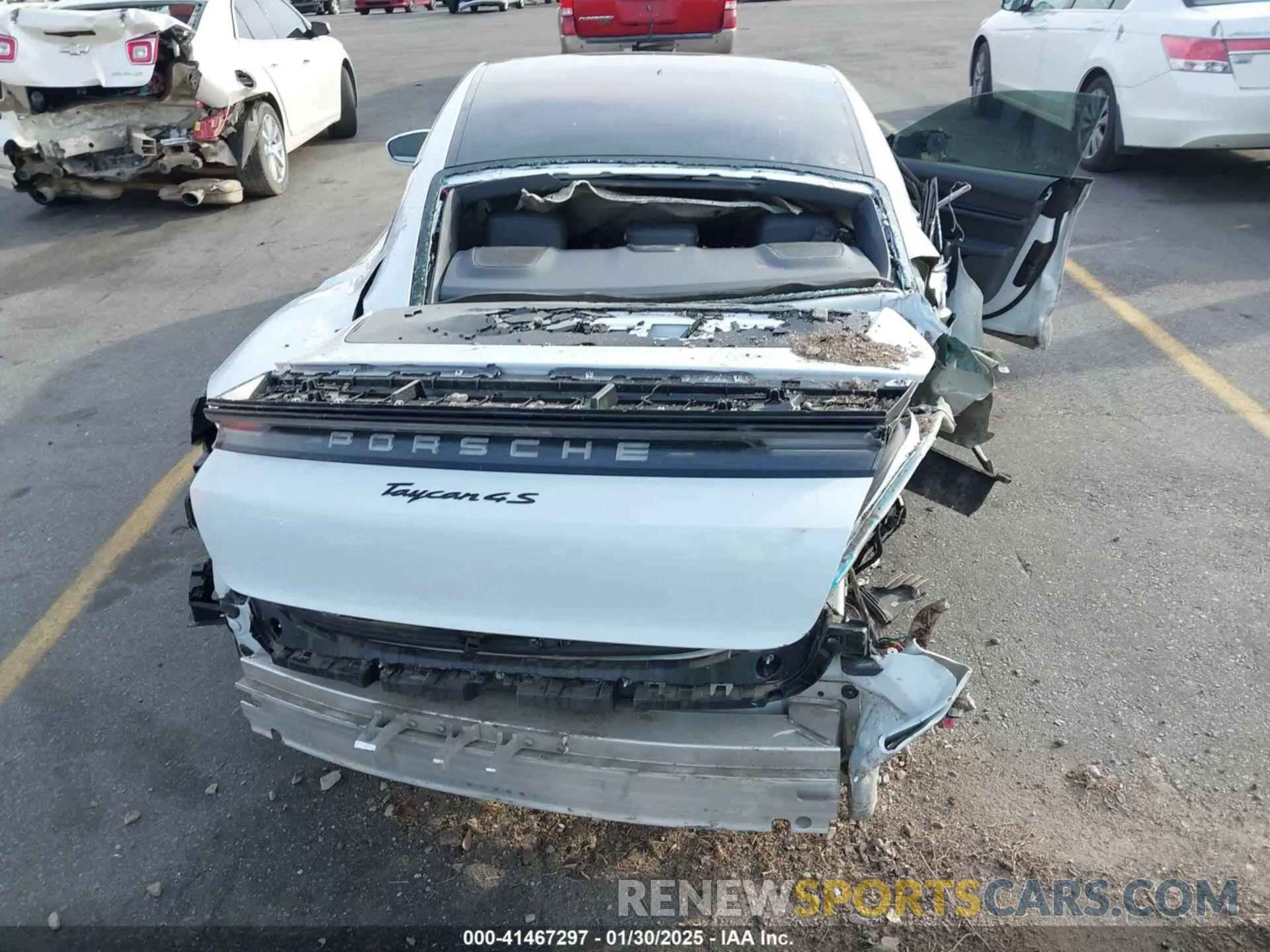 6 Photograph of a damaged car WP0AB2Y19LSA52181 PORSCHE TAYCAN 2020