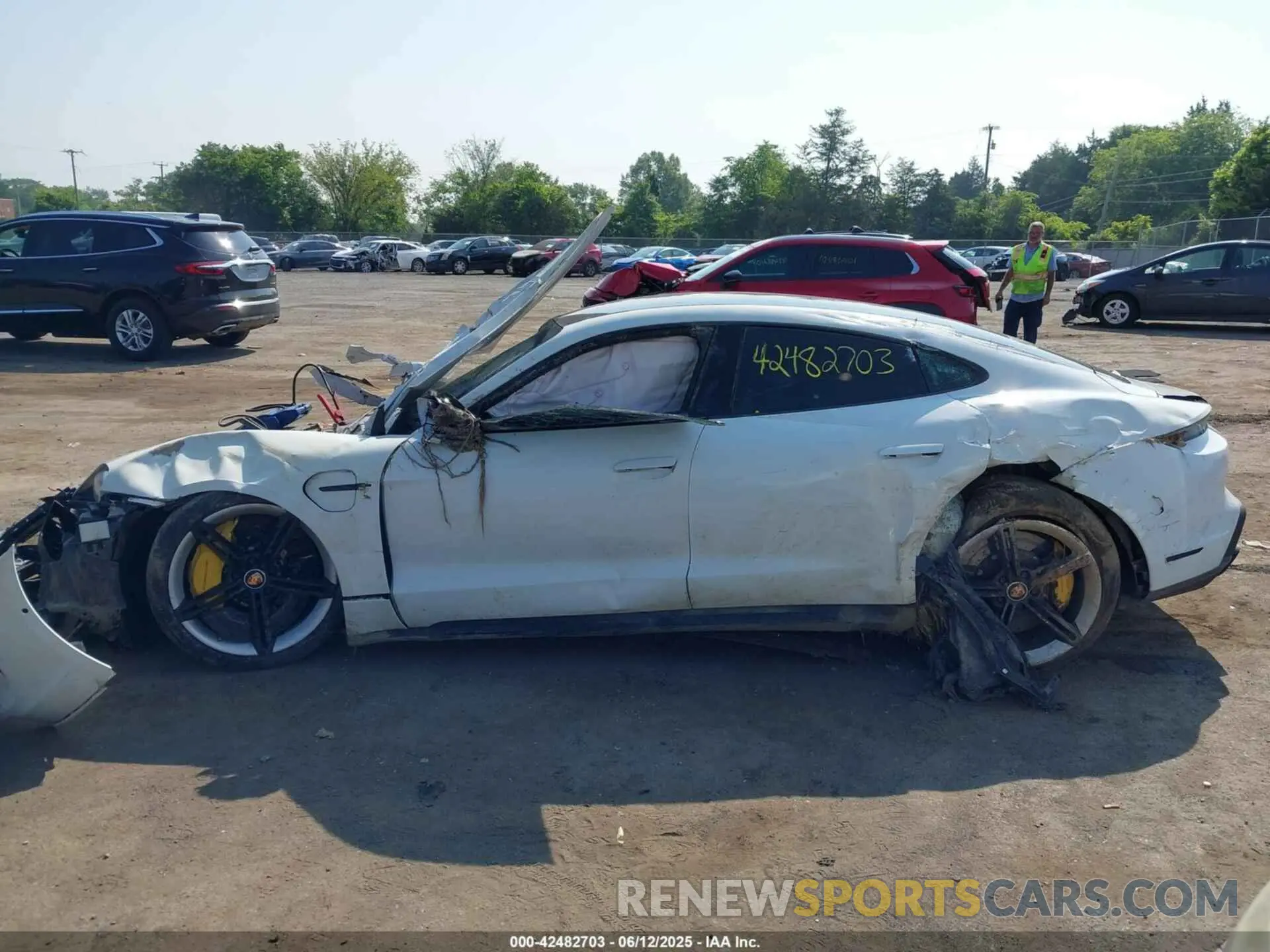 13 Photograph of a damaged car WP0AC2Y14LSA71864 PORSCHE TAYCAN 2020