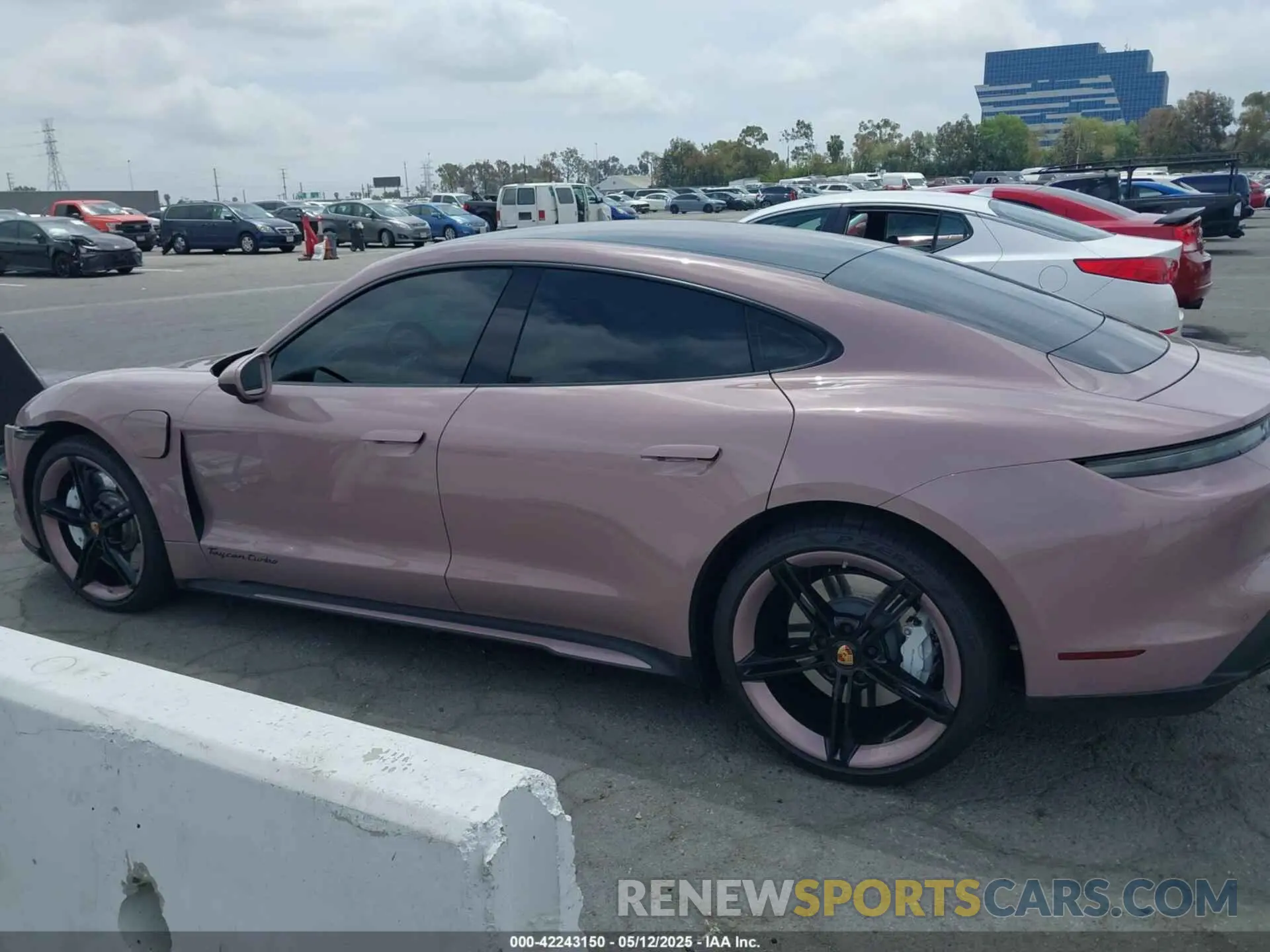 14 Photograph of a damaged car WP0AA2Y12MSA16174 PORSCHE TAYCAN 2021