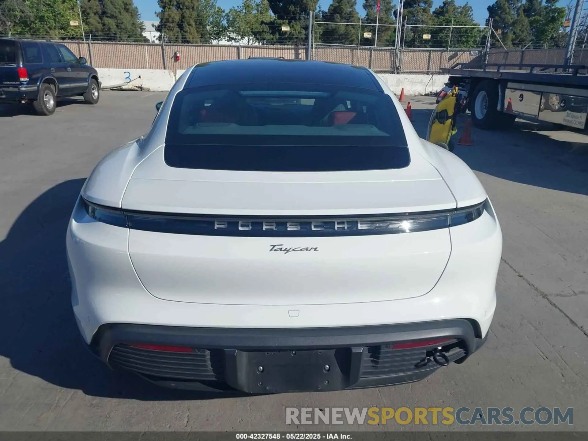 16 Photograph of a damaged car WP0AA2Y13MSA17964 PORSCHE TAYCAN 2021