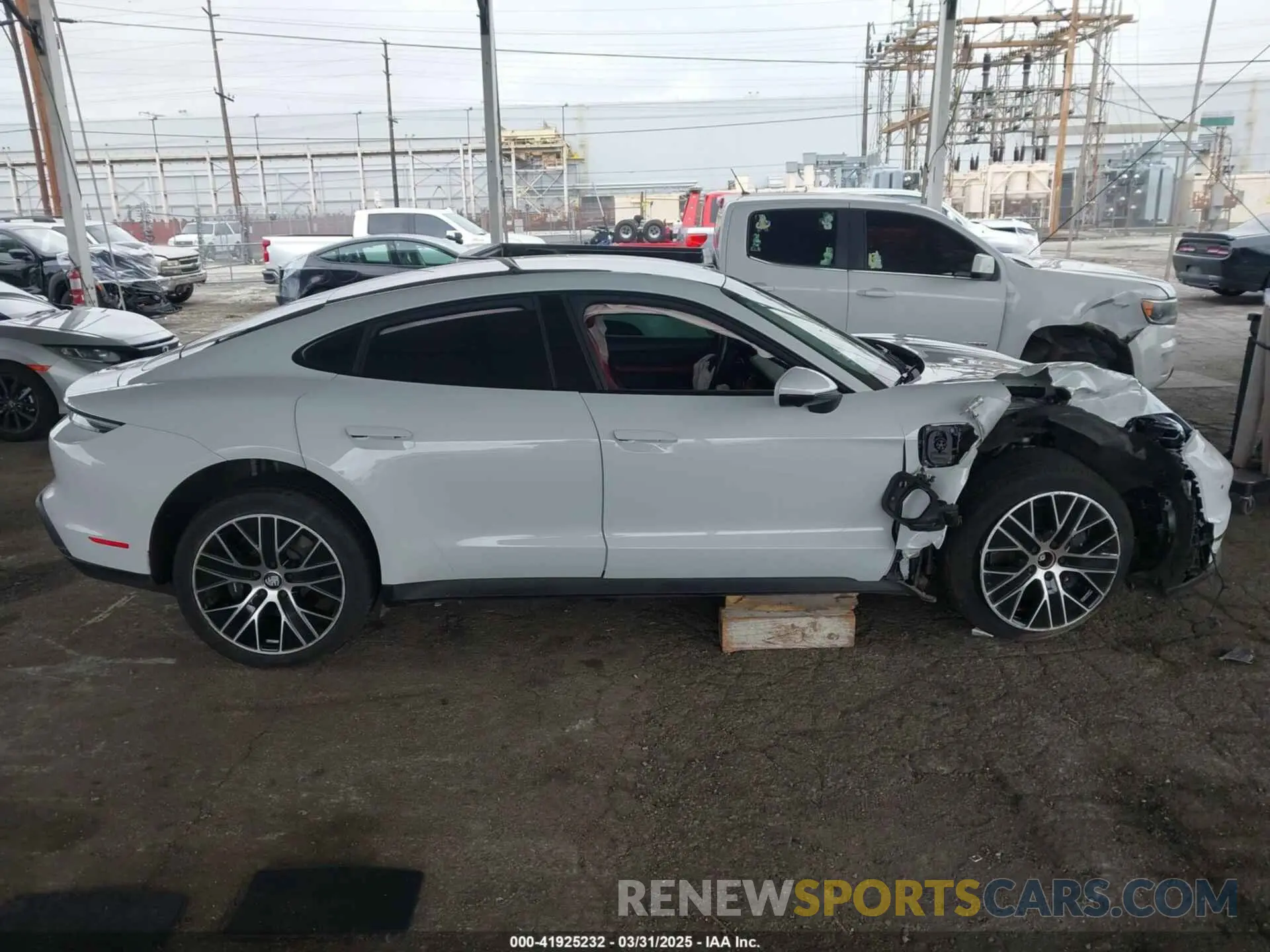 13 Photograph of a damaged car WP0AA2Y19MSA19122 PORSCHE TAYCAN 2021