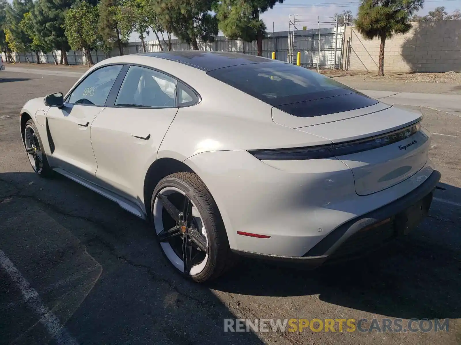 3 Photograph of a damaged car WP0AB2Y12MLA40045 PORSCHE TAYCAN 2021