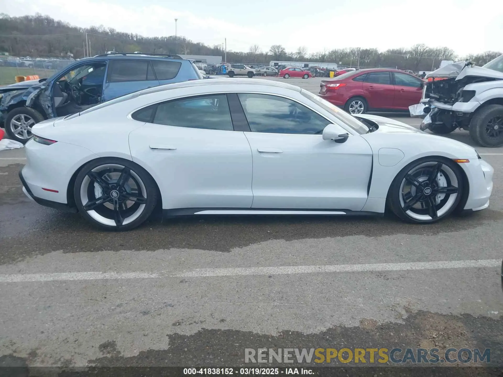 13 Photograph of a damaged car WP0AC2Y16MSA63752 PORSCHE TAYCAN 2021