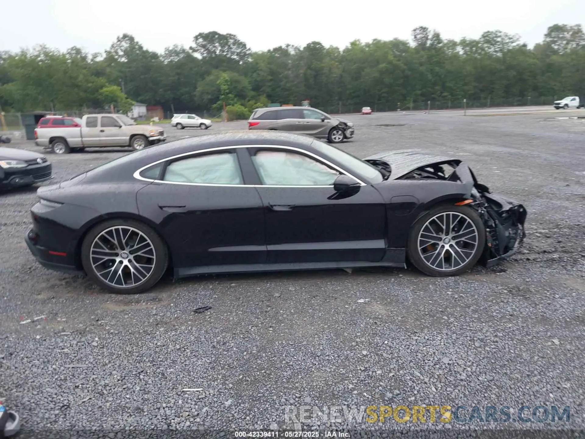 13 Photograph of a damaged car WP0AB2Y12NSA43485 PORSCHE TAYCAN 2022