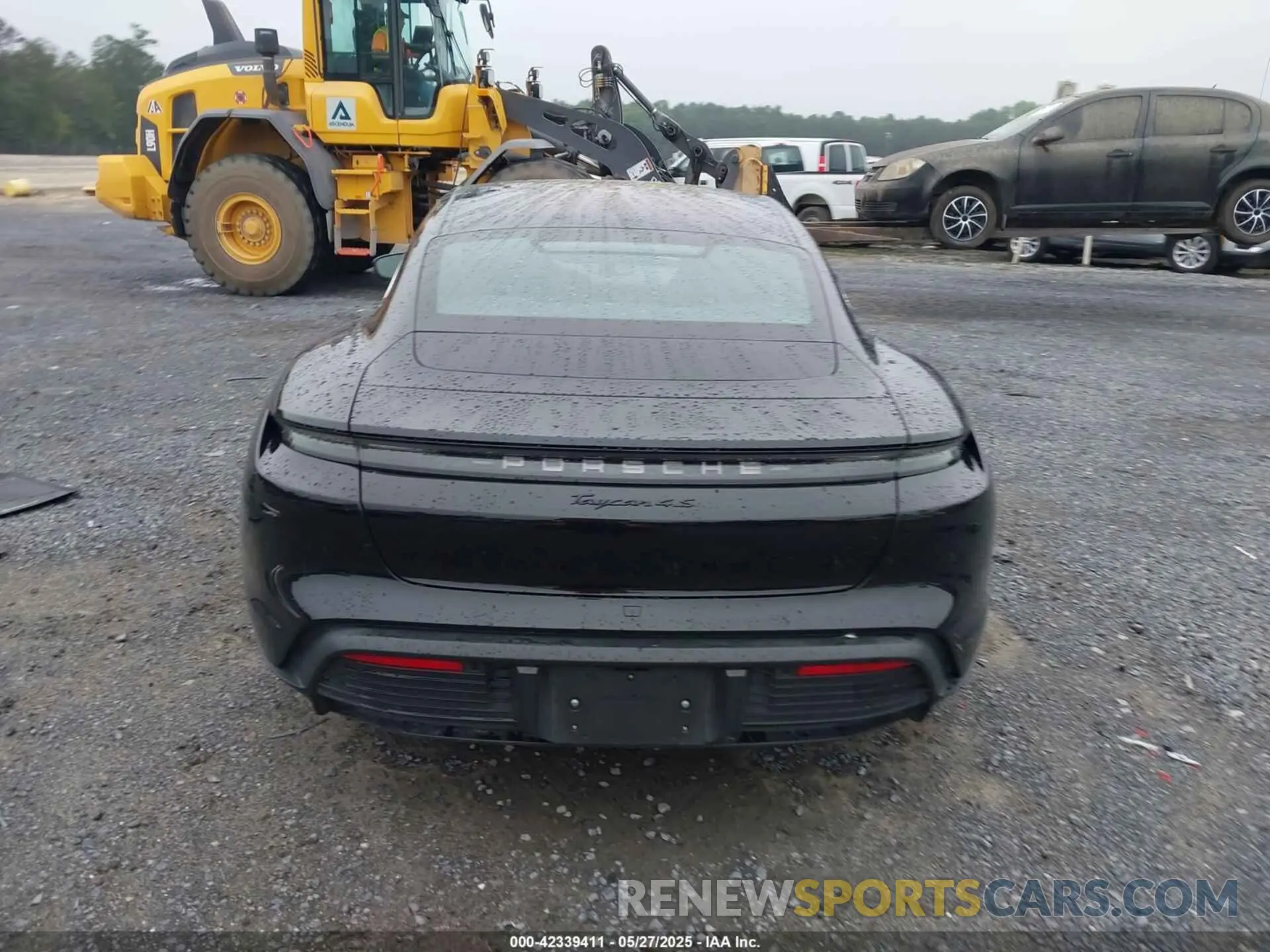 16 Photograph of a damaged car WP0AB2Y12NSA43485 PORSCHE TAYCAN 2022
