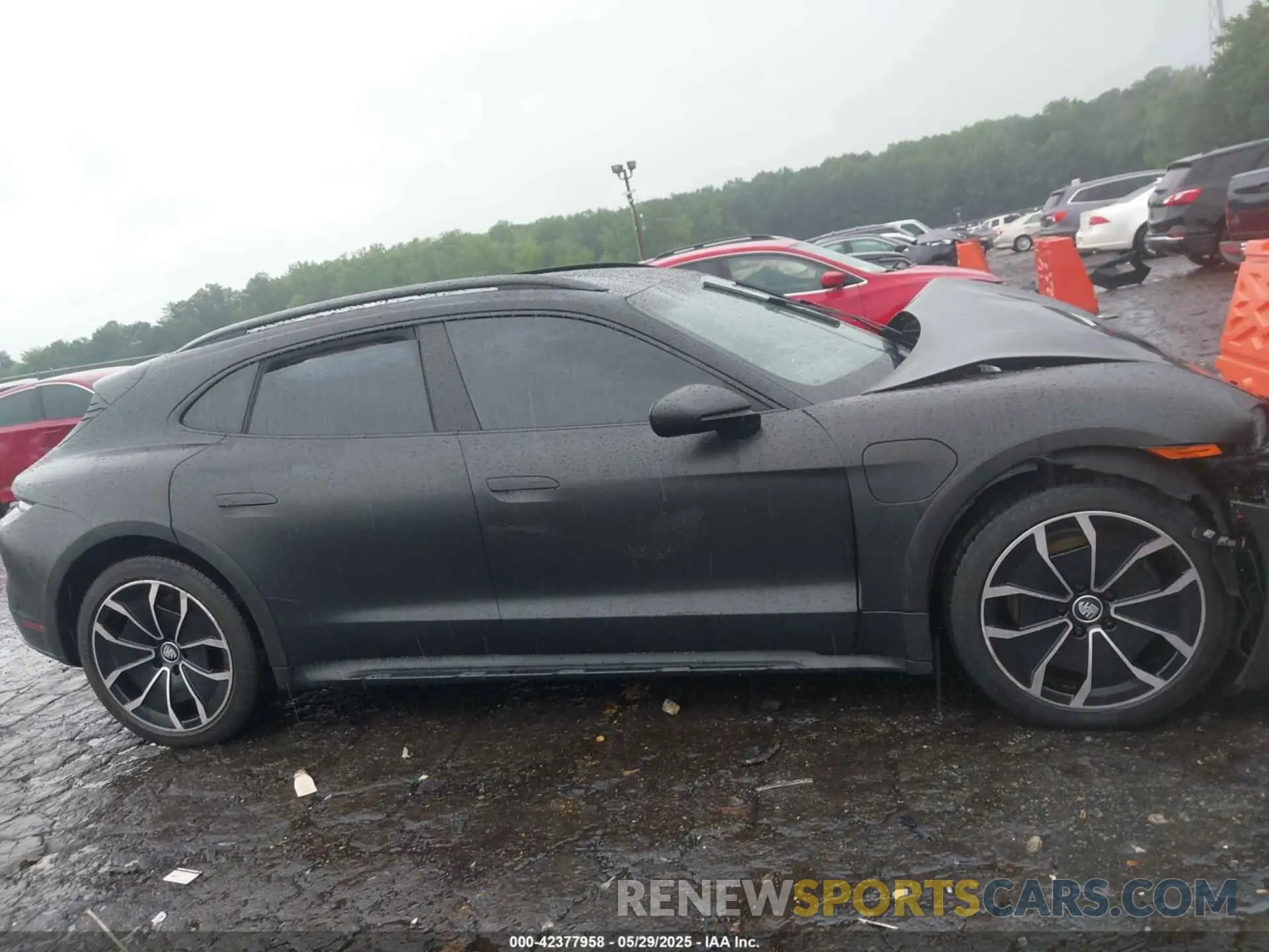 13 Photograph of a damaged car WP0BA2Y13NSA67396 PORSCHE TAYCAN CROSS TURISMO 2022