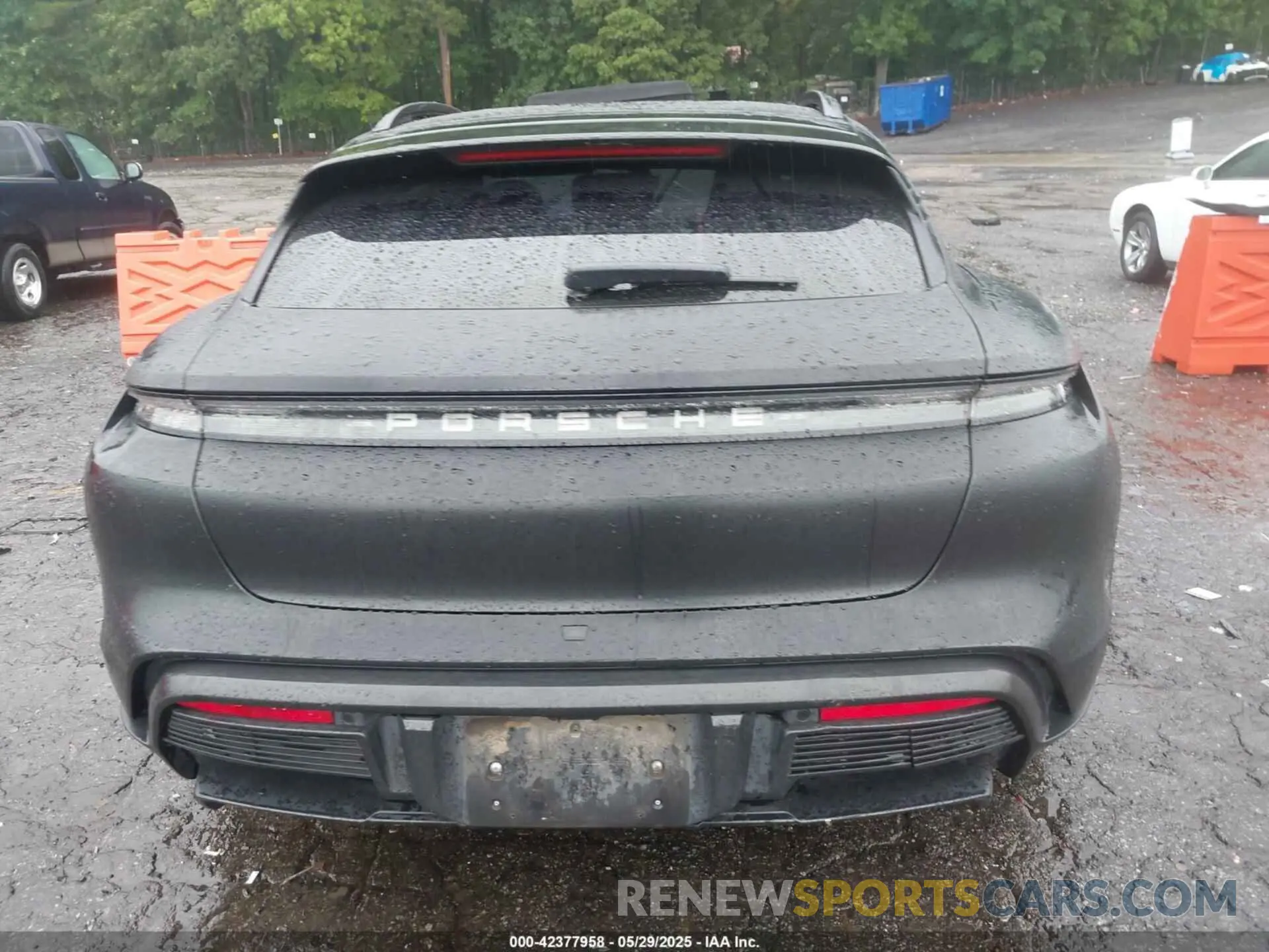 16 Photograph of a damaged car WP0BA2Y13NSA67396 PORSCHE TAYCAN CROSS TURISMO 2022