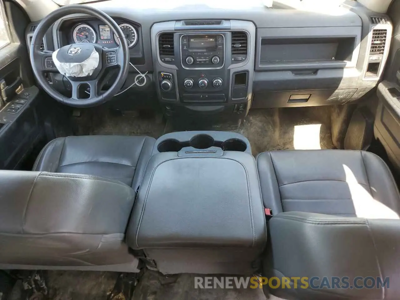 8 Photograph of a damaged car 1C6RR6FG1KS555428 RAM 1500 2019