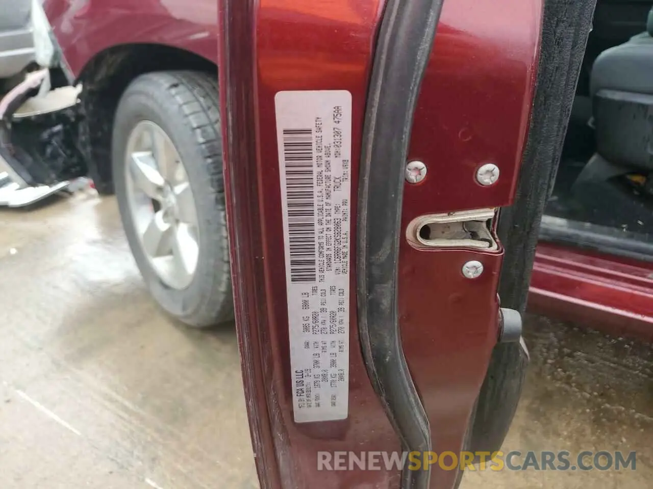 12 Photograph of a damaged car 1C6RR6FG2KS628063 RAM 1500 2019