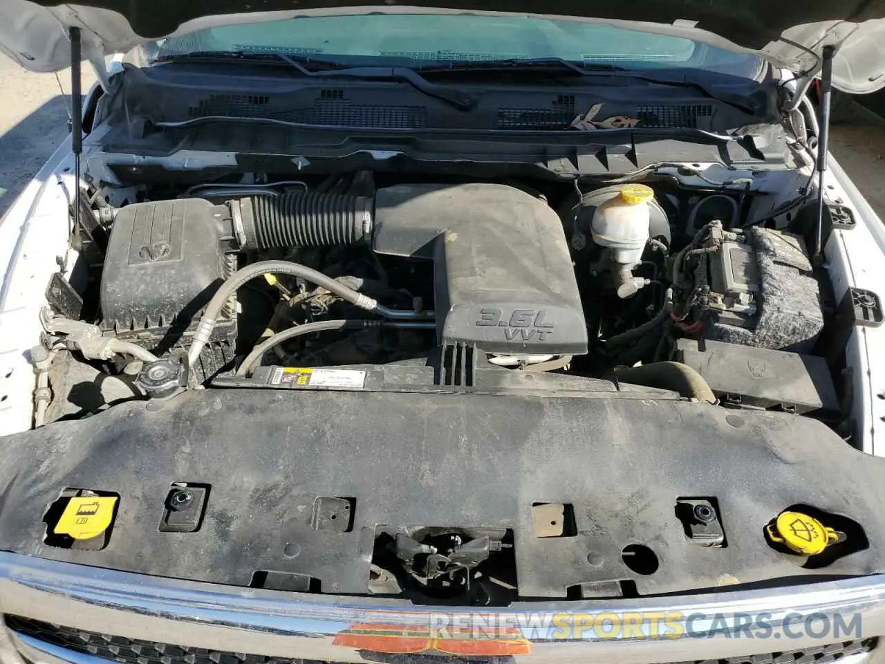 5 Photograph of a damaged car 1C6RR6FG3KS507574 RAM 1500 2019