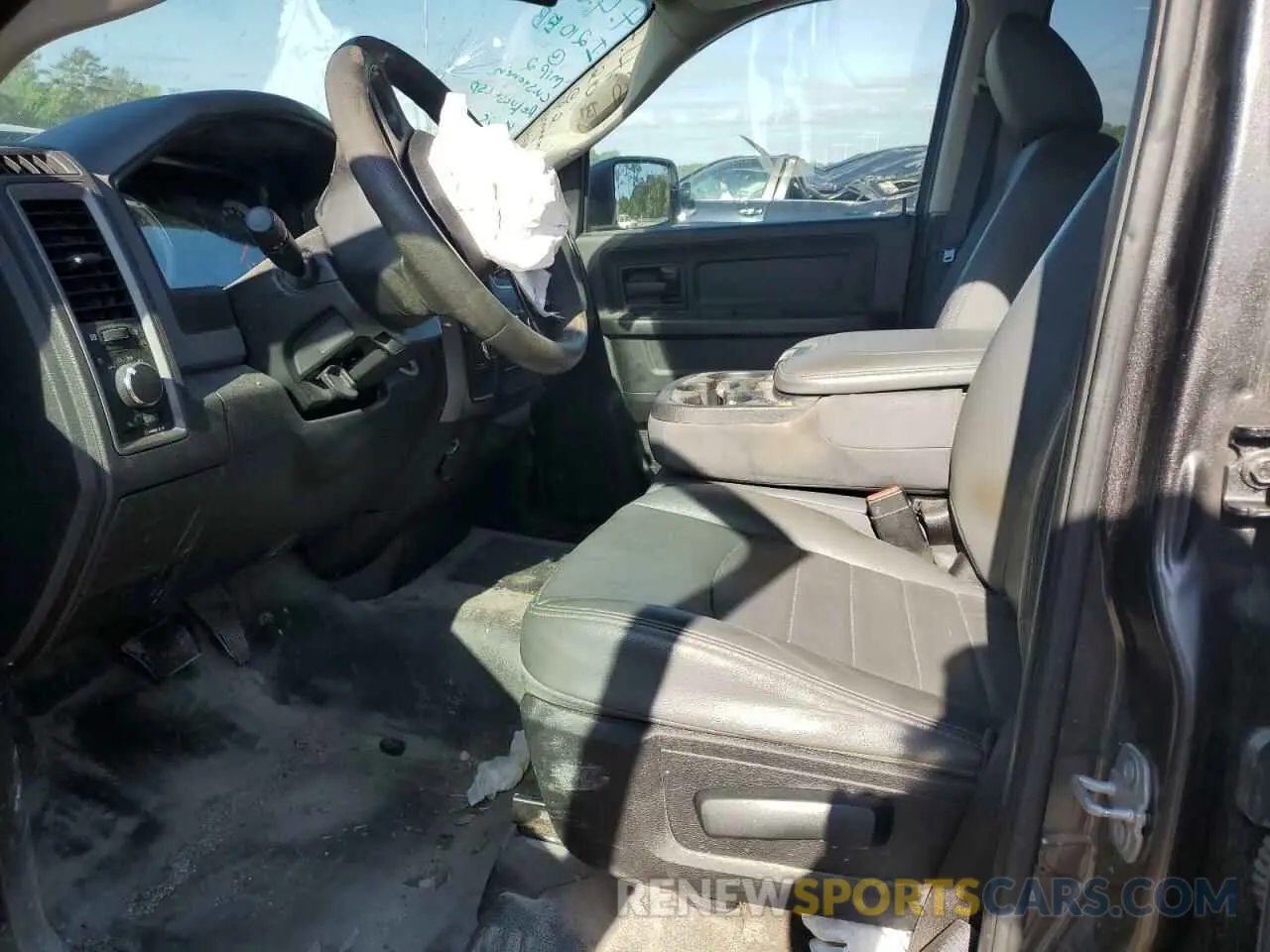 7 Photograph of a damaged car 1C6RR6FG3KS642814 RAM 1500 2019