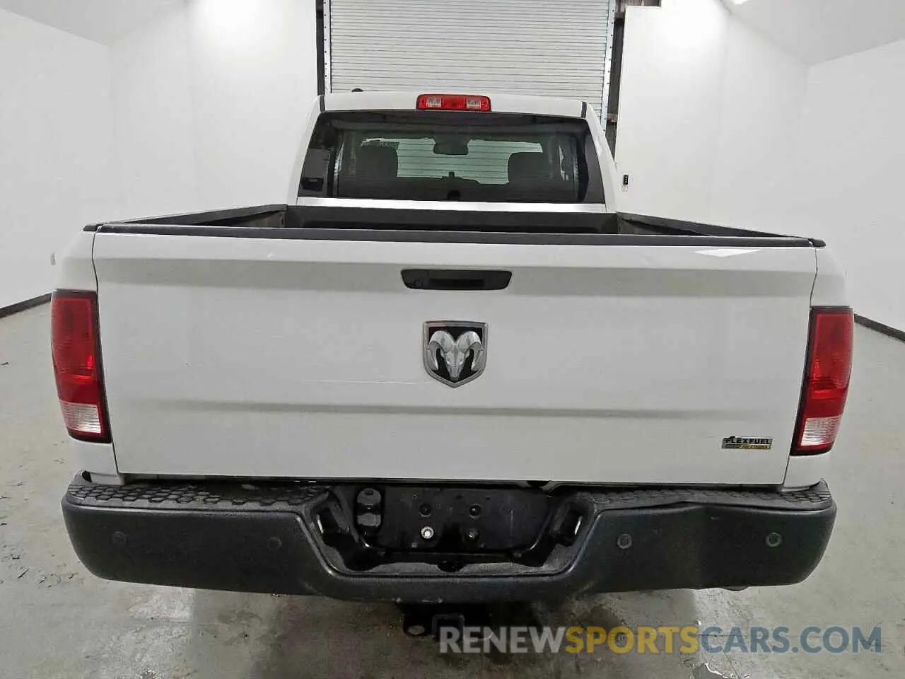 6 Photograph of a damaged car 1C6RR6FG3KS657040 RAM 1500 2019