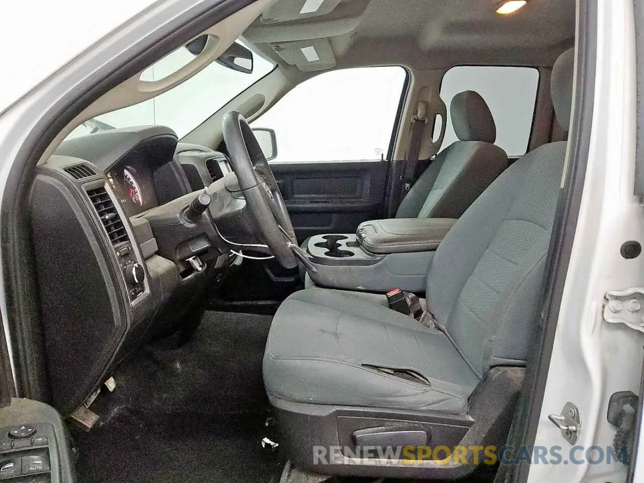 7 Photograph of a damaged car 1C6RR6FG3KS657040 RAM 1500 2019