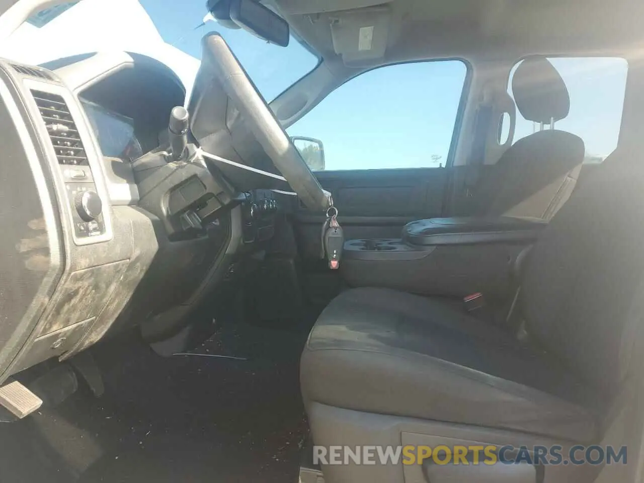 7 Photograph of a damaged car 1C6RR6FG6KS516074 RAM 1500 2019