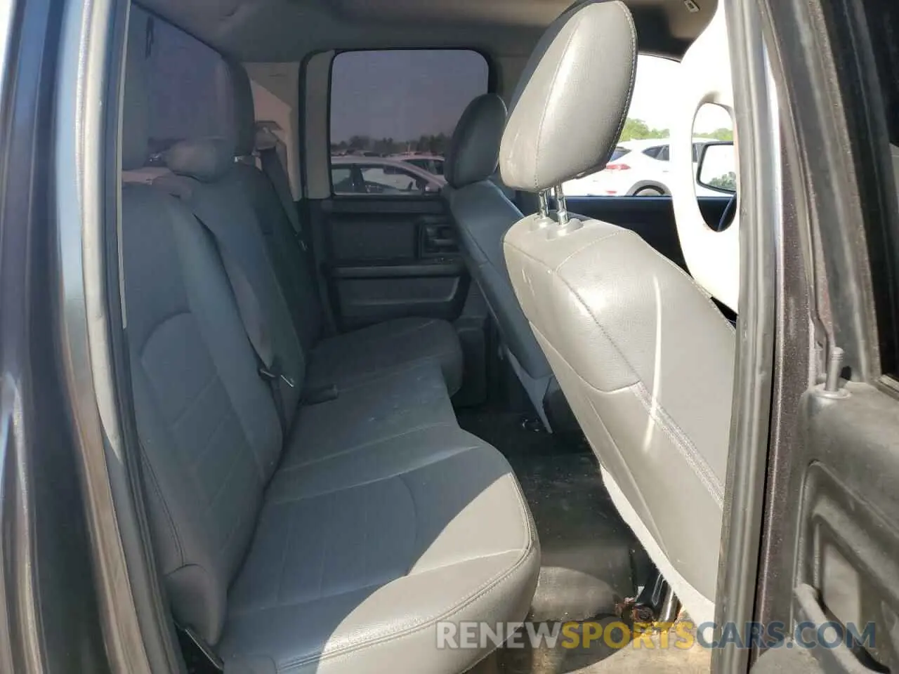 10 Photograph of a damaged car 1C6RR6FG8KS685836 RAM 1500 2019