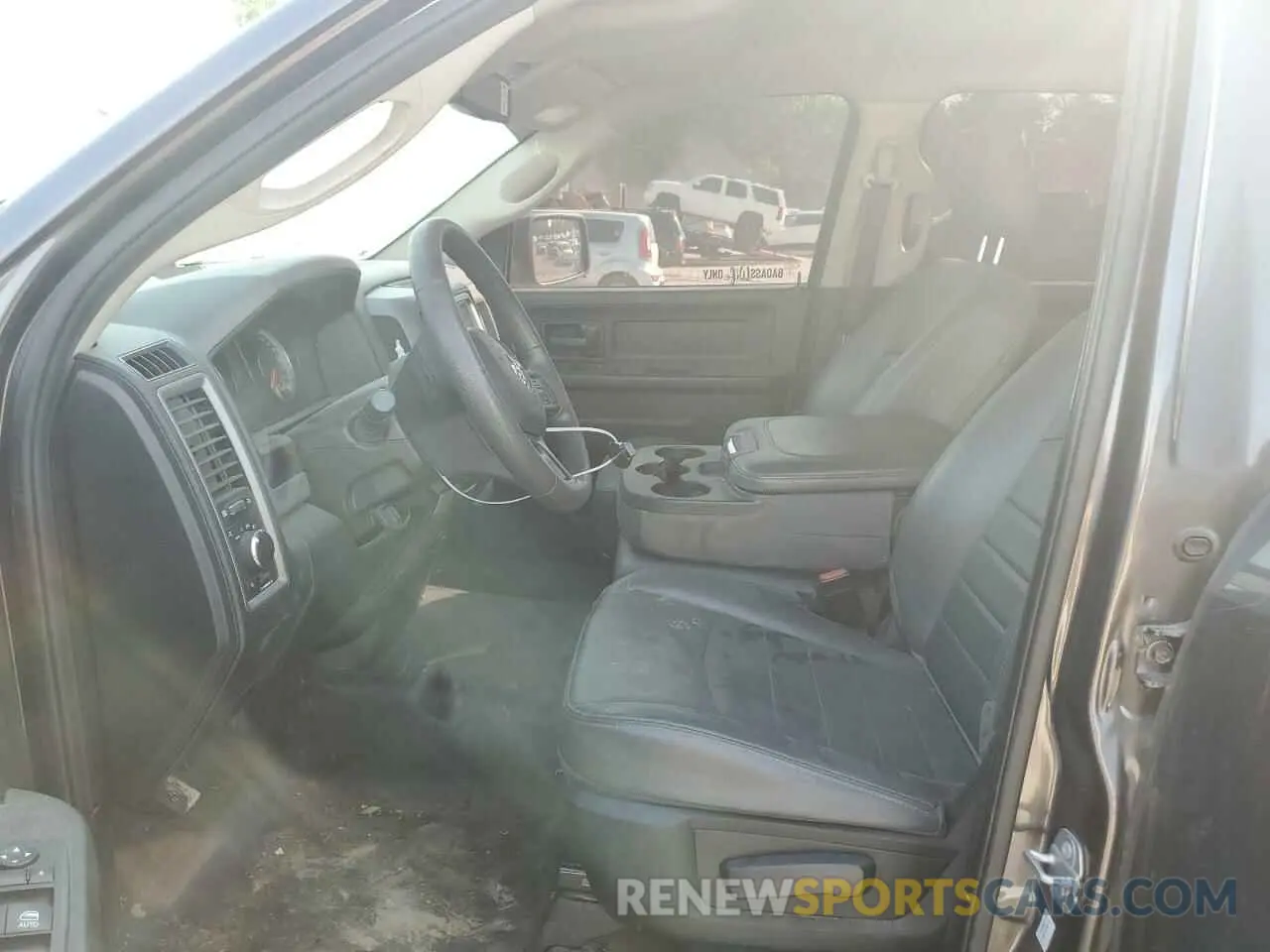 7 Photograph of a damaged car 1C6RR6FG8KS685836 RAM 1500 2019