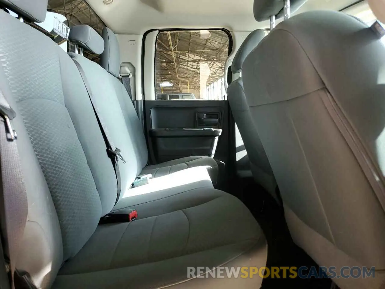 10 Photograph of a damaged car 1C6RR6FGXKS500590 RAM 1500 2019