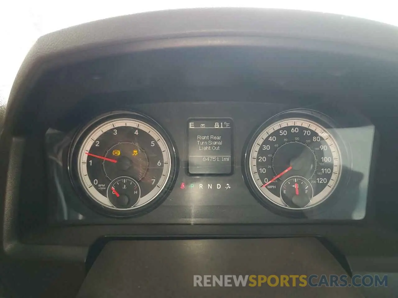 9 Photograph of a damaged car 1C6RR6FGXKS500590 RAM 1500 2019