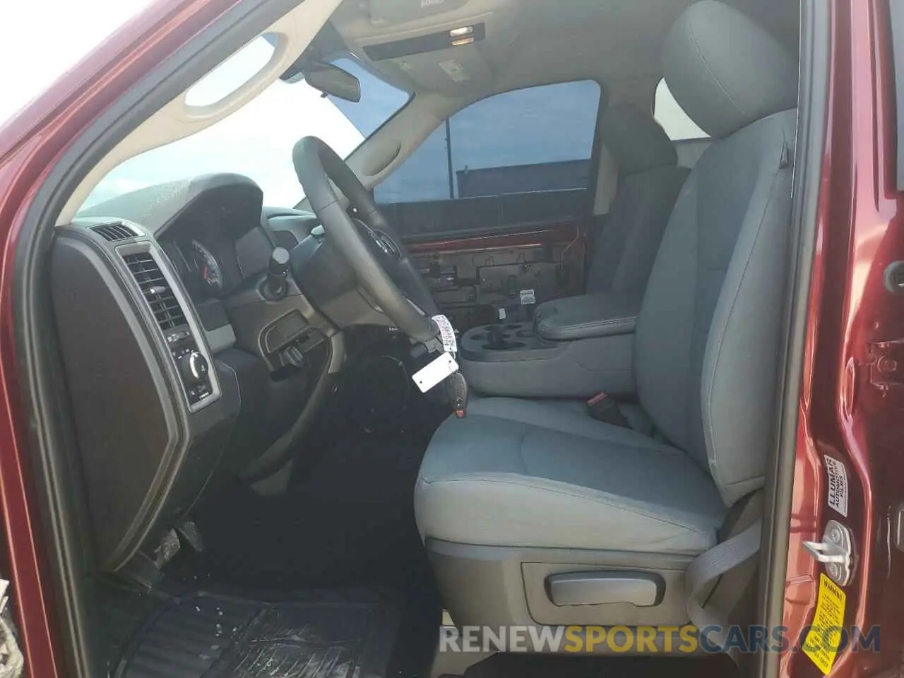 7 Photograph of a damaged car 1C6RR6FT0KS500546 RAM 1500 2019