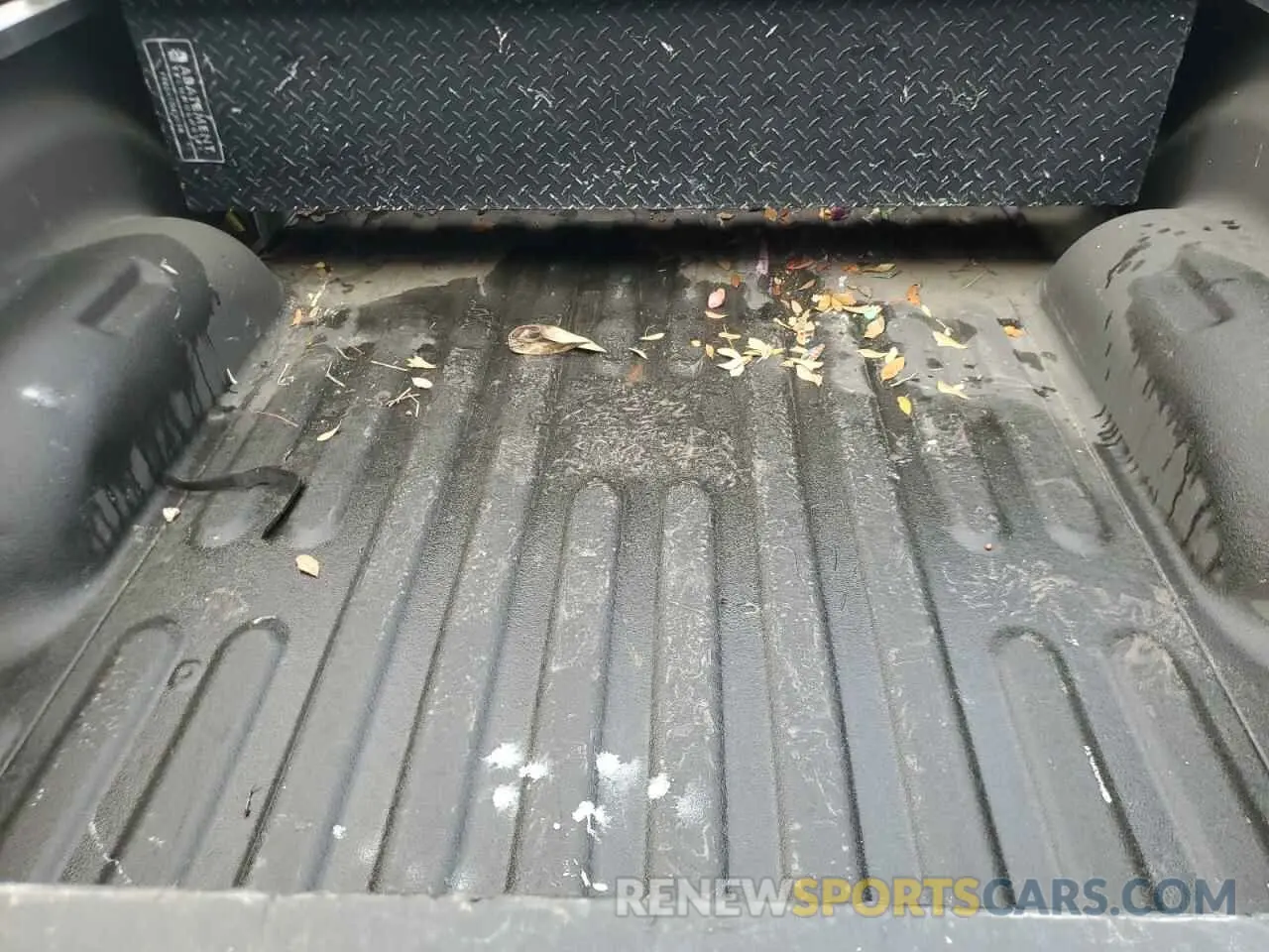 10 Photograph of a damaged car 1C6RR6FT5KS627728 RAM 1500 2019