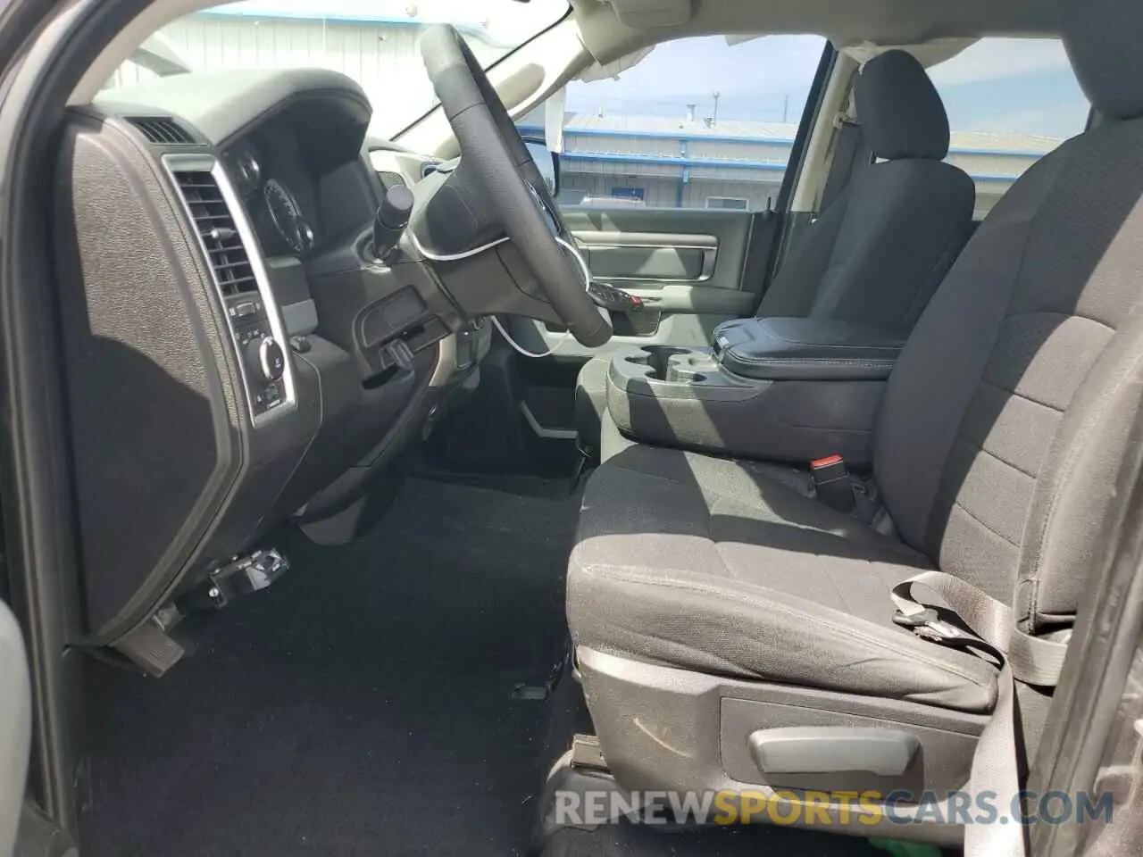 7 Photograph of a damaged car 1C6RR6GG6KS670928 RAM 1500 2019