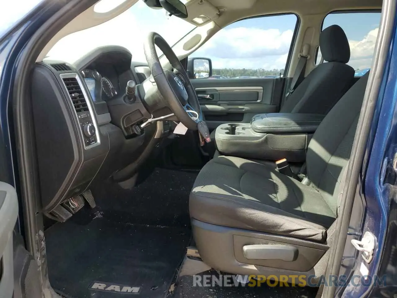 7 Photograph of a damaged car 1C6RR6GT1KS697614 RAM 1500 2019