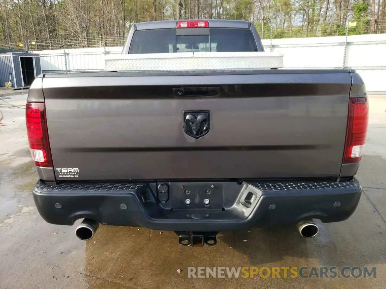 6 Photograph of a damaged car 1C6RR6GT9KS648032 RAM 1500 2019