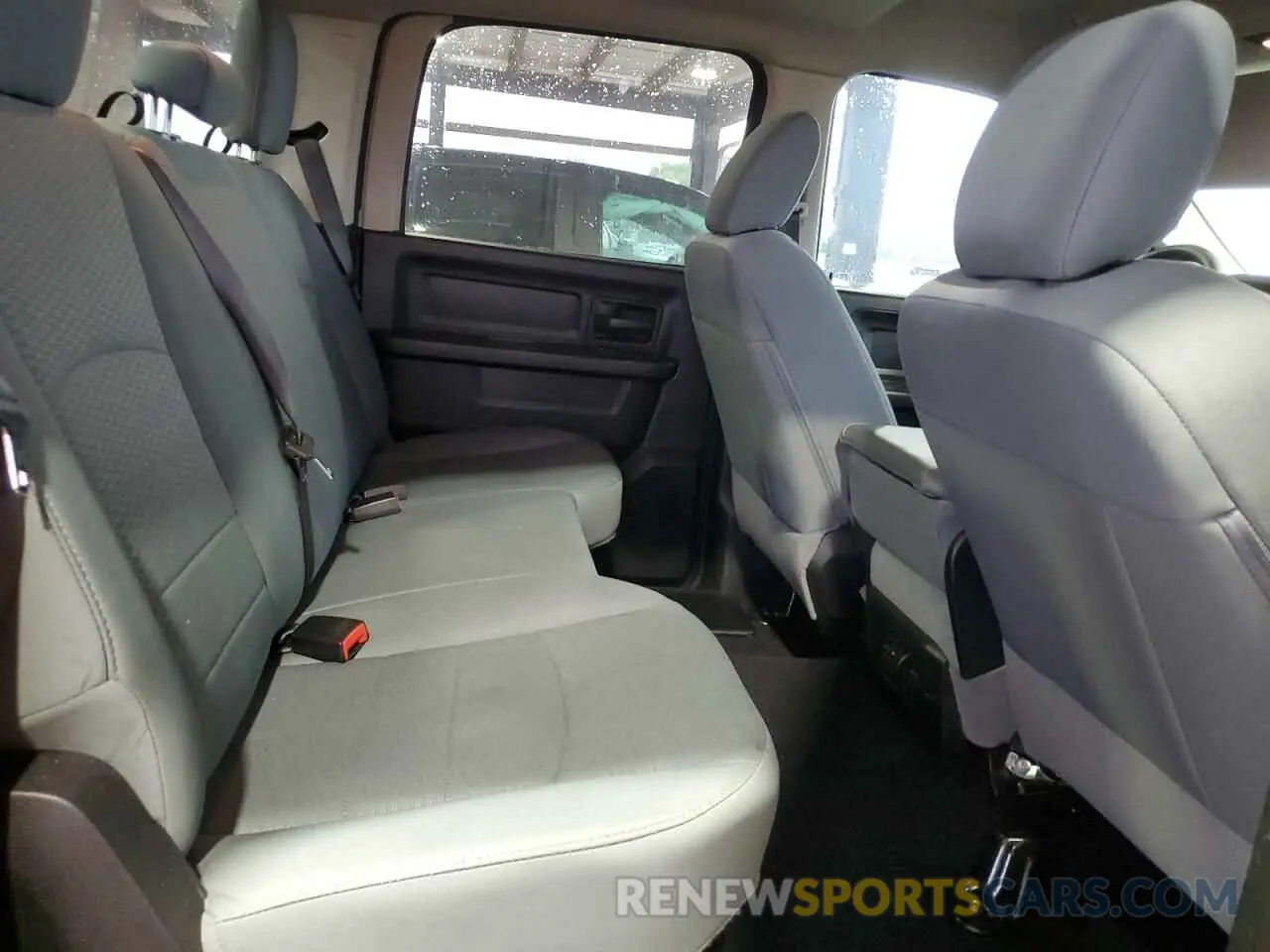 10 Photograph of a damaged car 1C6RR6KT0KS546268 RAM 1500 2019