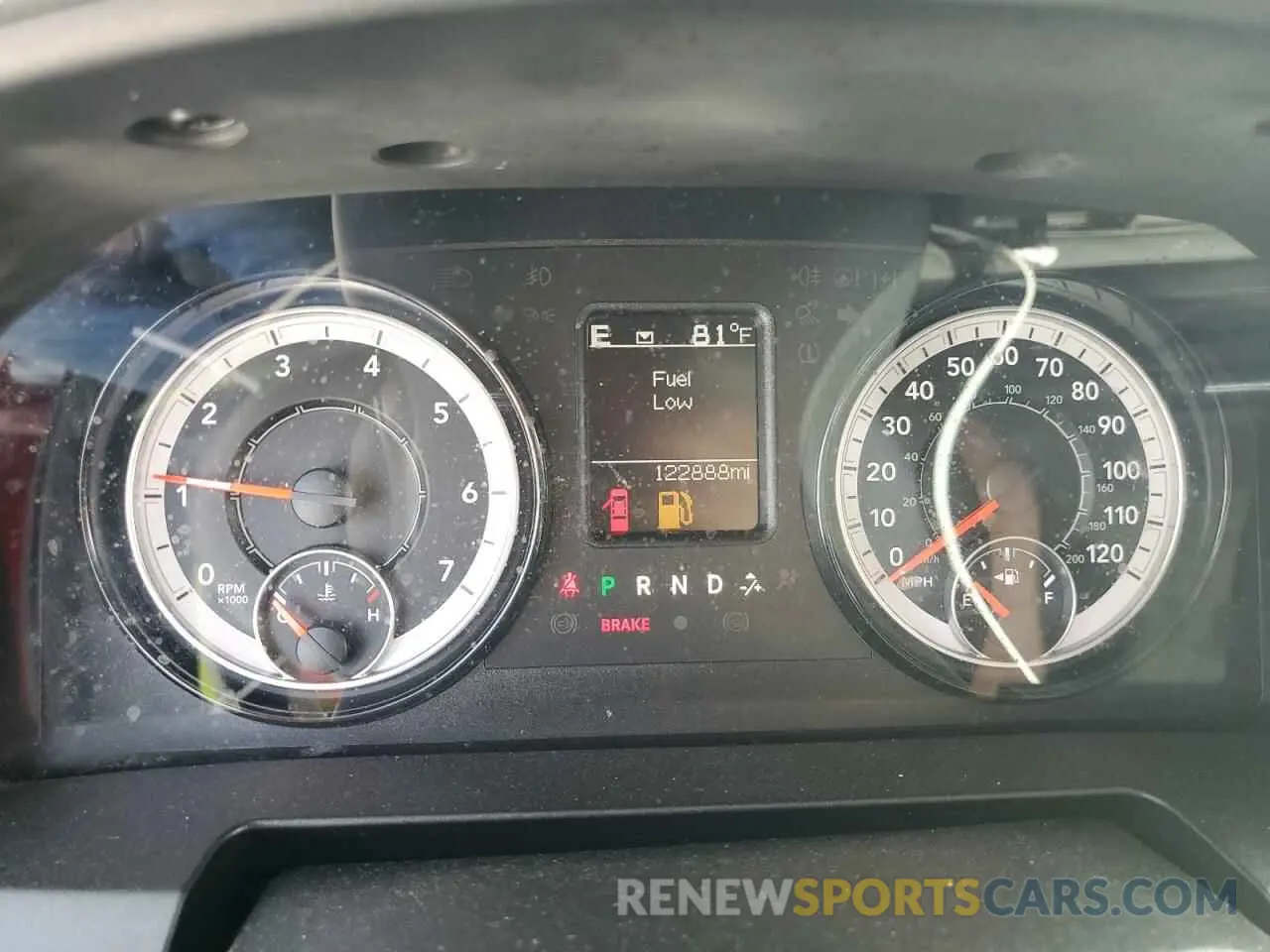9 Photograph of a damaged car 1C6RR6KT8KS750560 RAM 1500 2019