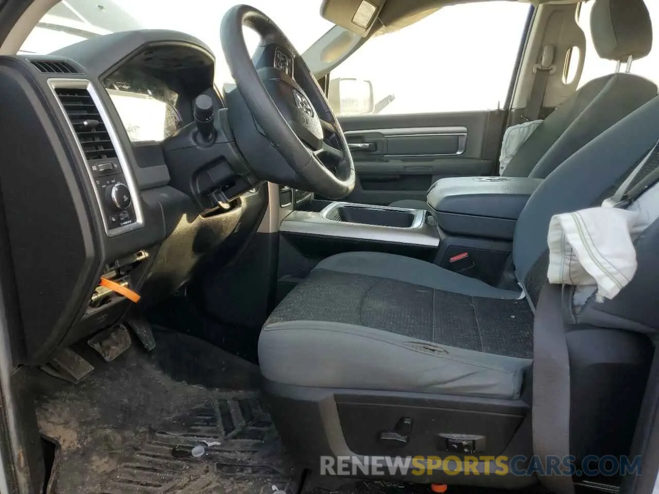 7 Photograph of a damaged car 1C6RR6LT2KS661372 RAM 1500 2019