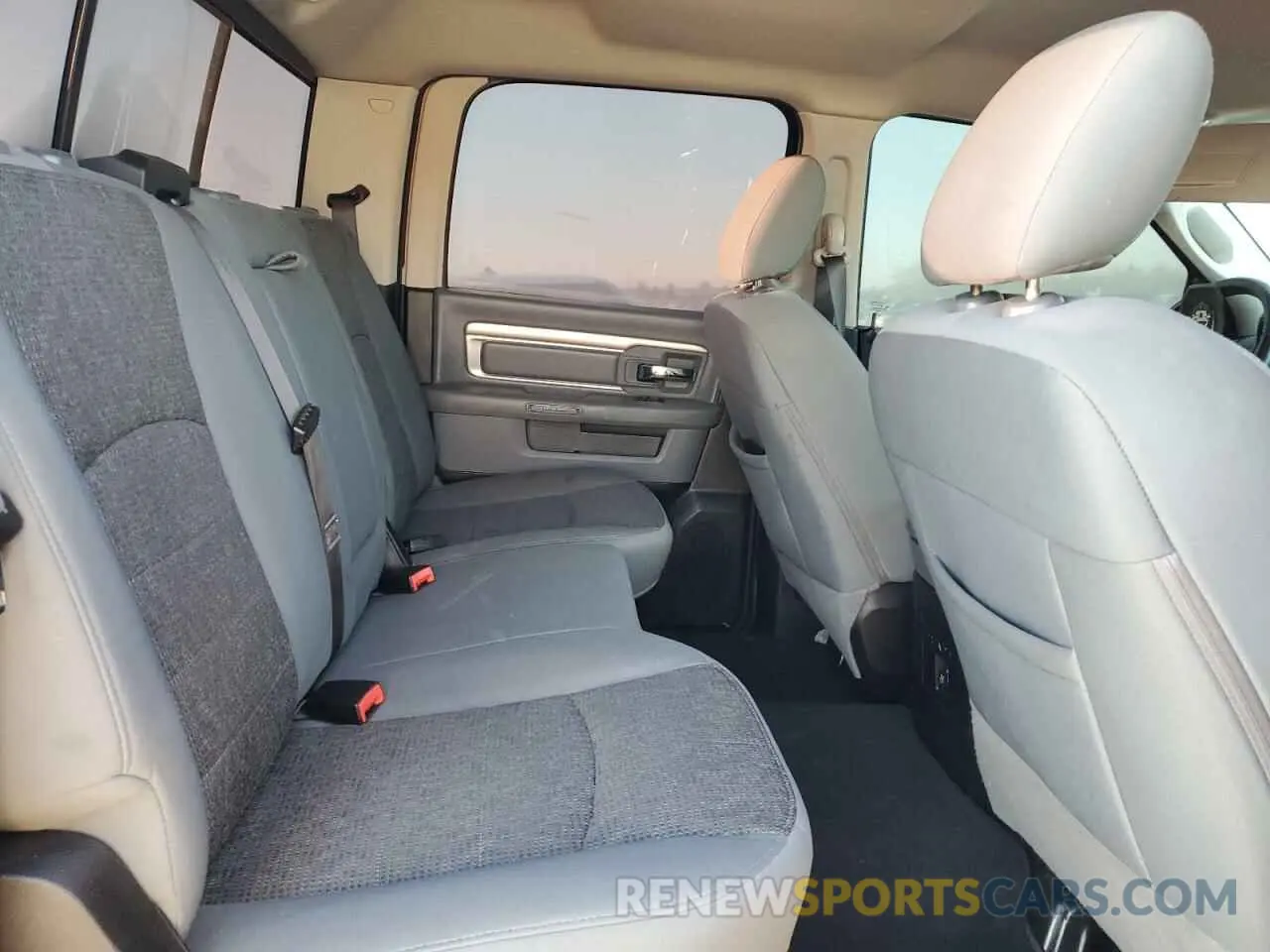 10 Photograph of a damaged car 1C6RR6LT4KS573777 RAM 1500 2019