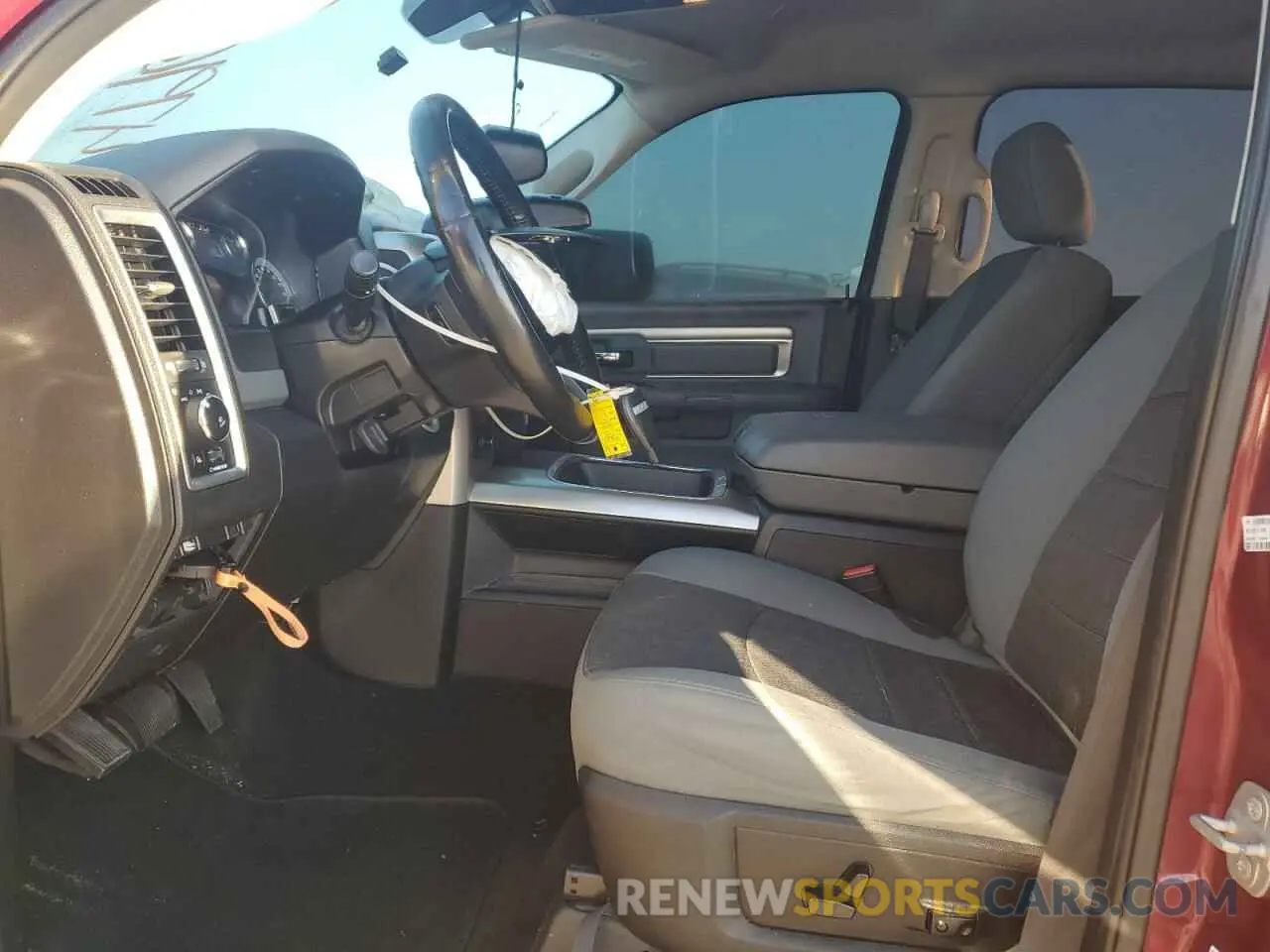 7 Photograph of a damaged car 1C6RR6LT4KS573777 RAM 1500 2019