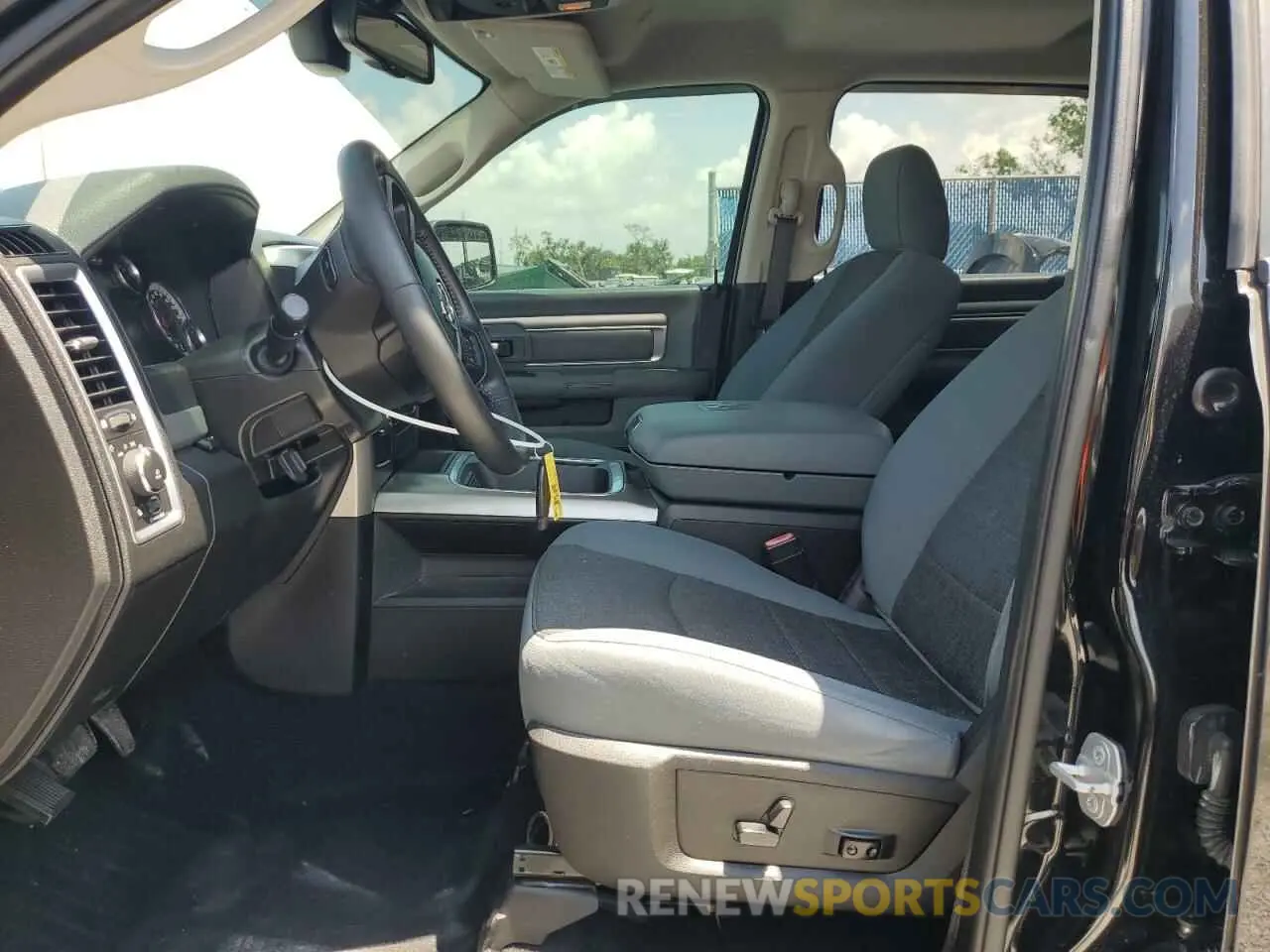 7 Photograph of a damaged car 1C6RR6LT4KS627188 RAM 1500 2019